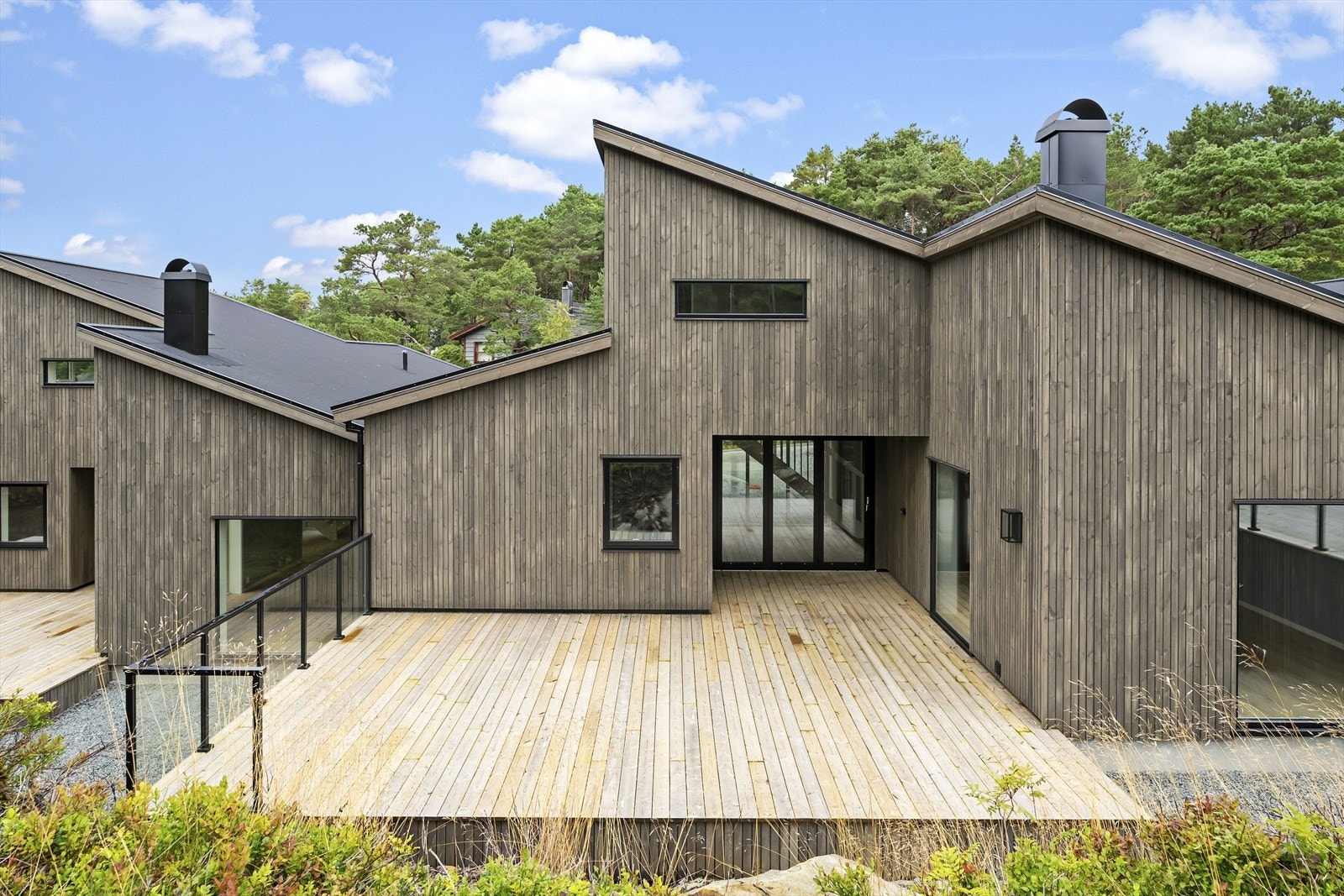 Alle har store solrike terrasser Galleribilde