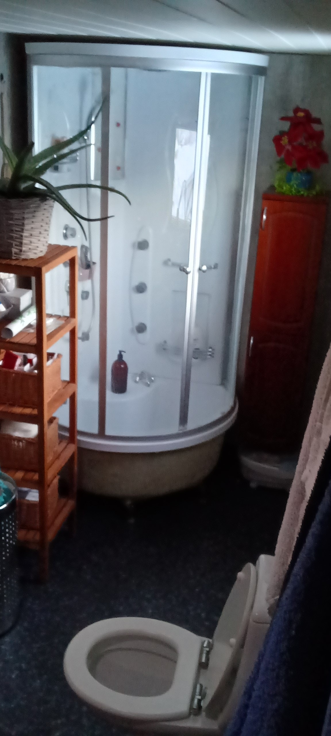 Dusjkabinett med badekar Galleribilde