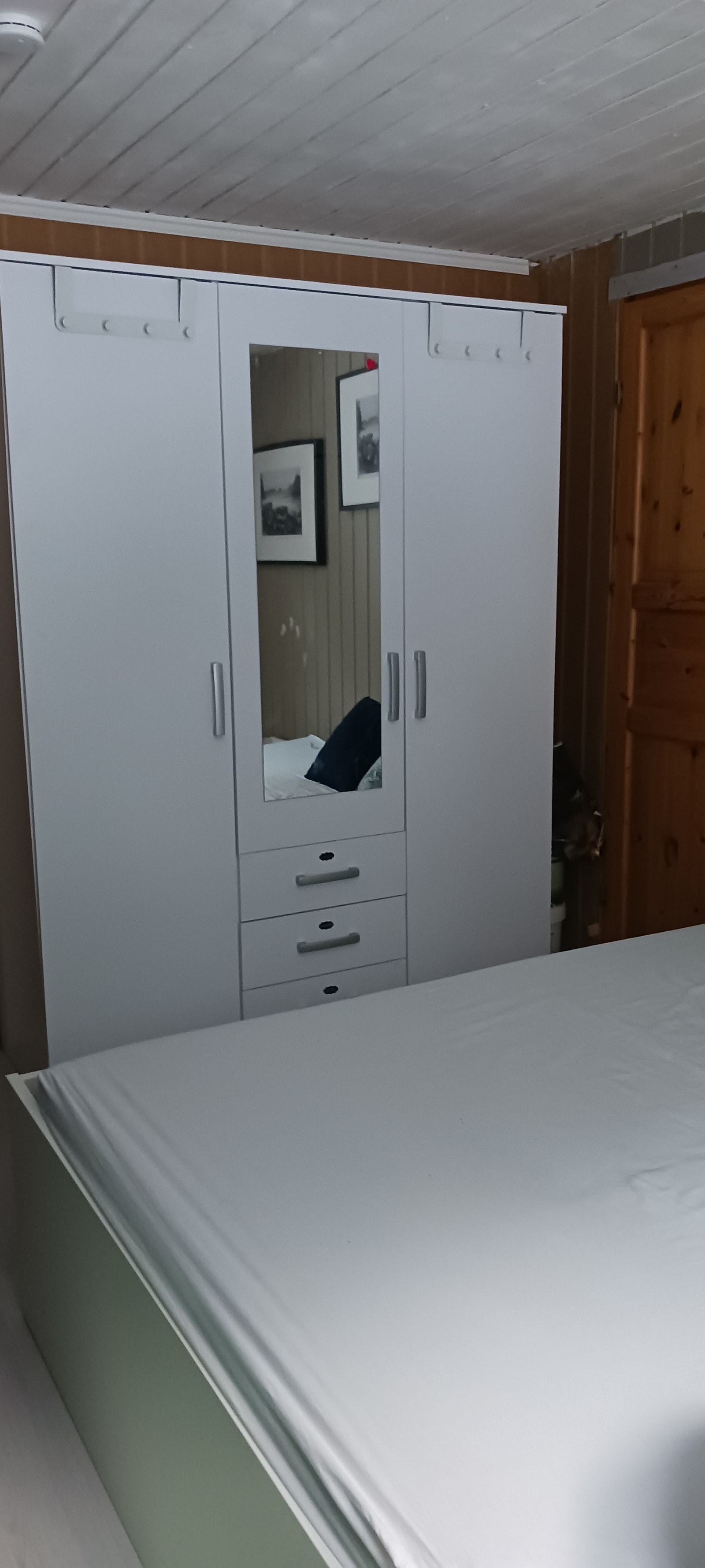 Klesskapet Galleribilde