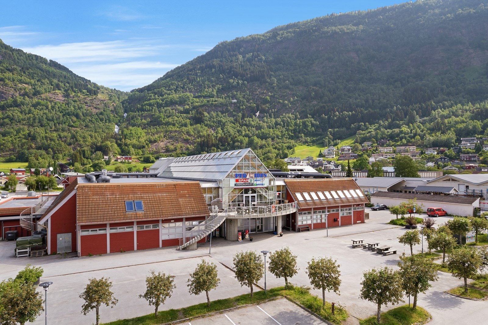 ... Pyramiden senter Galleribilde