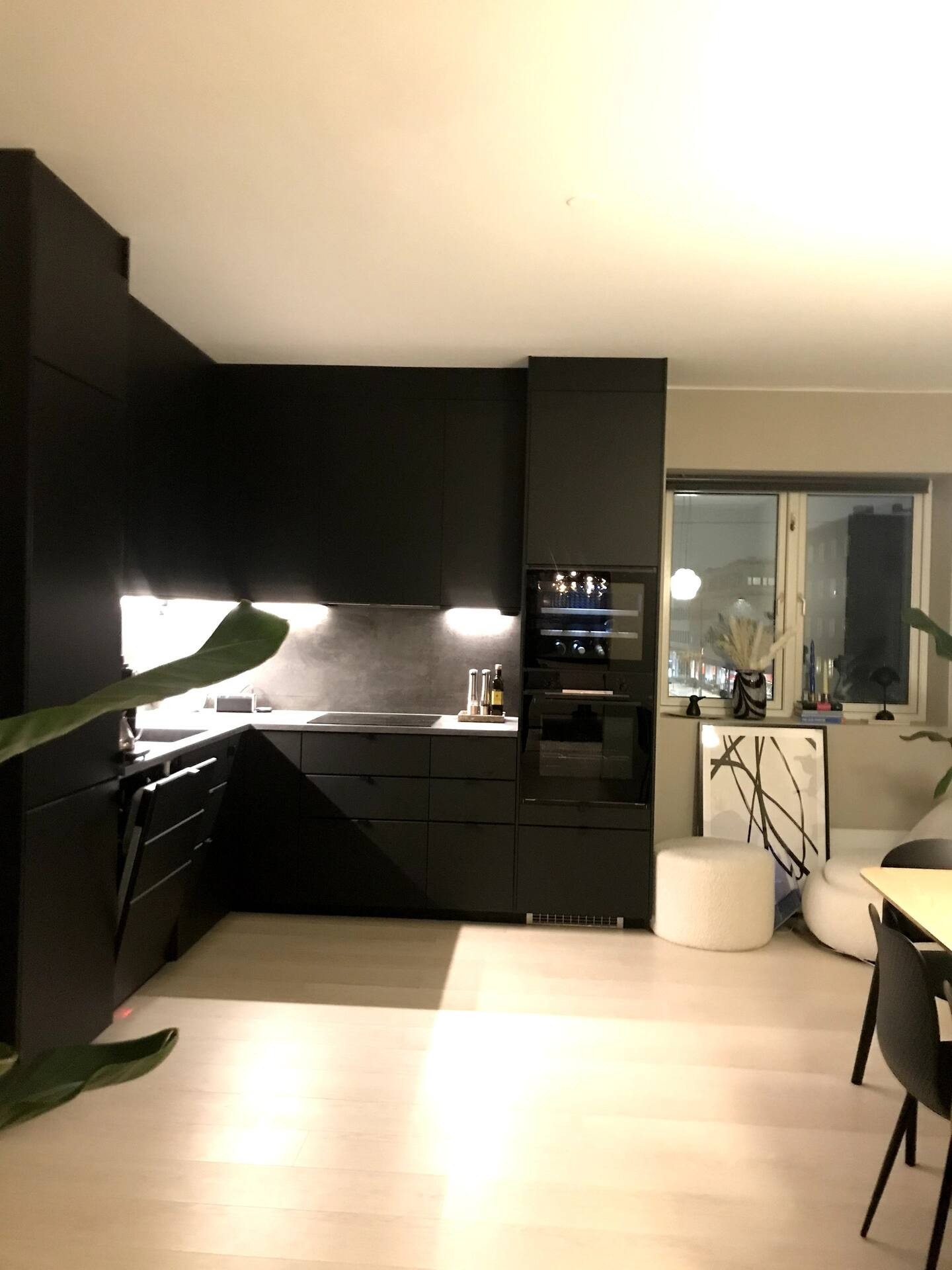 kjøkken/stue/peis Galleribilde