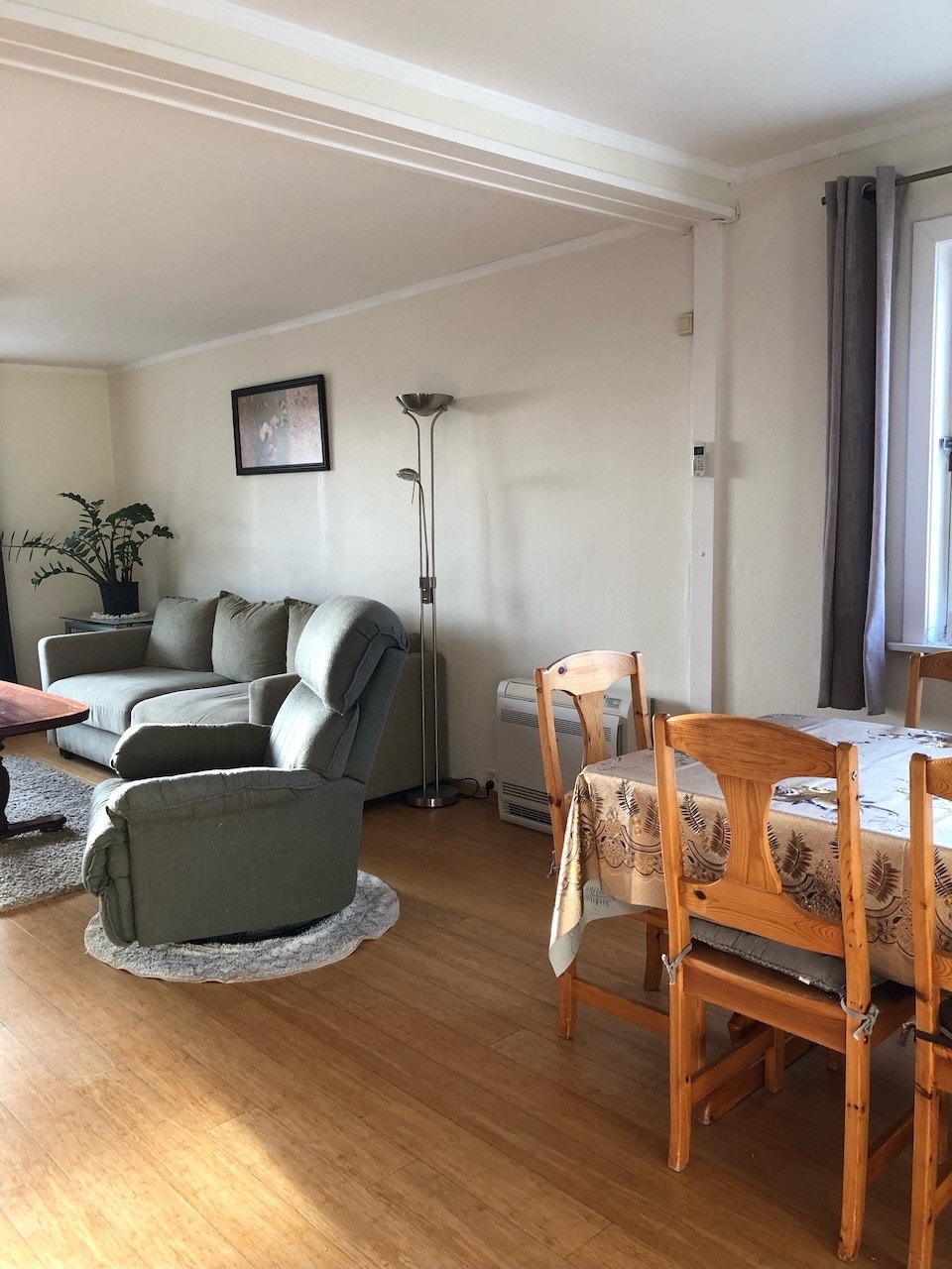 Fra spisestue mot stue Galleribilde