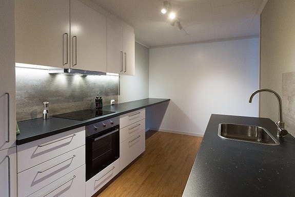 Kjøkken med integrerte hvitevarer Galleribilde