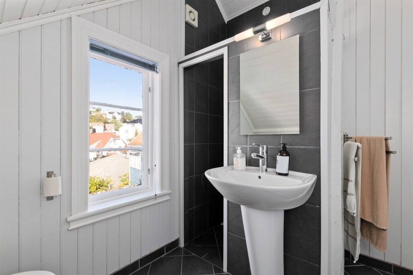 Bad med dusj Galleribilde