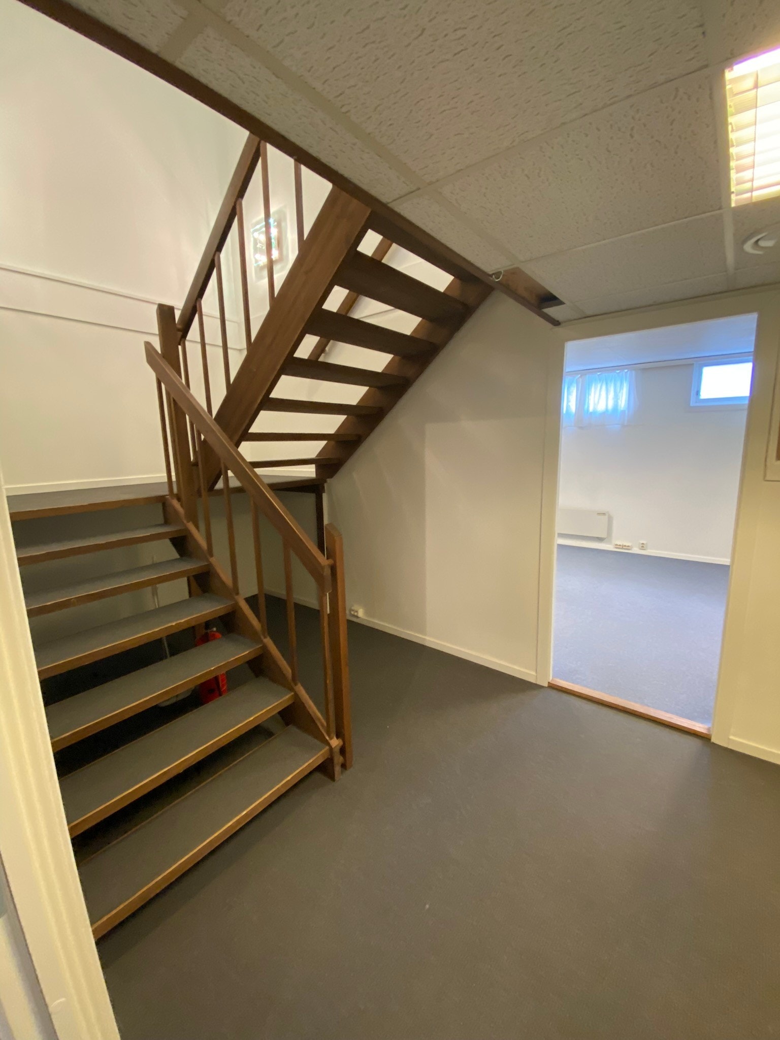 Trapp ned til underetasje Galleribilde
