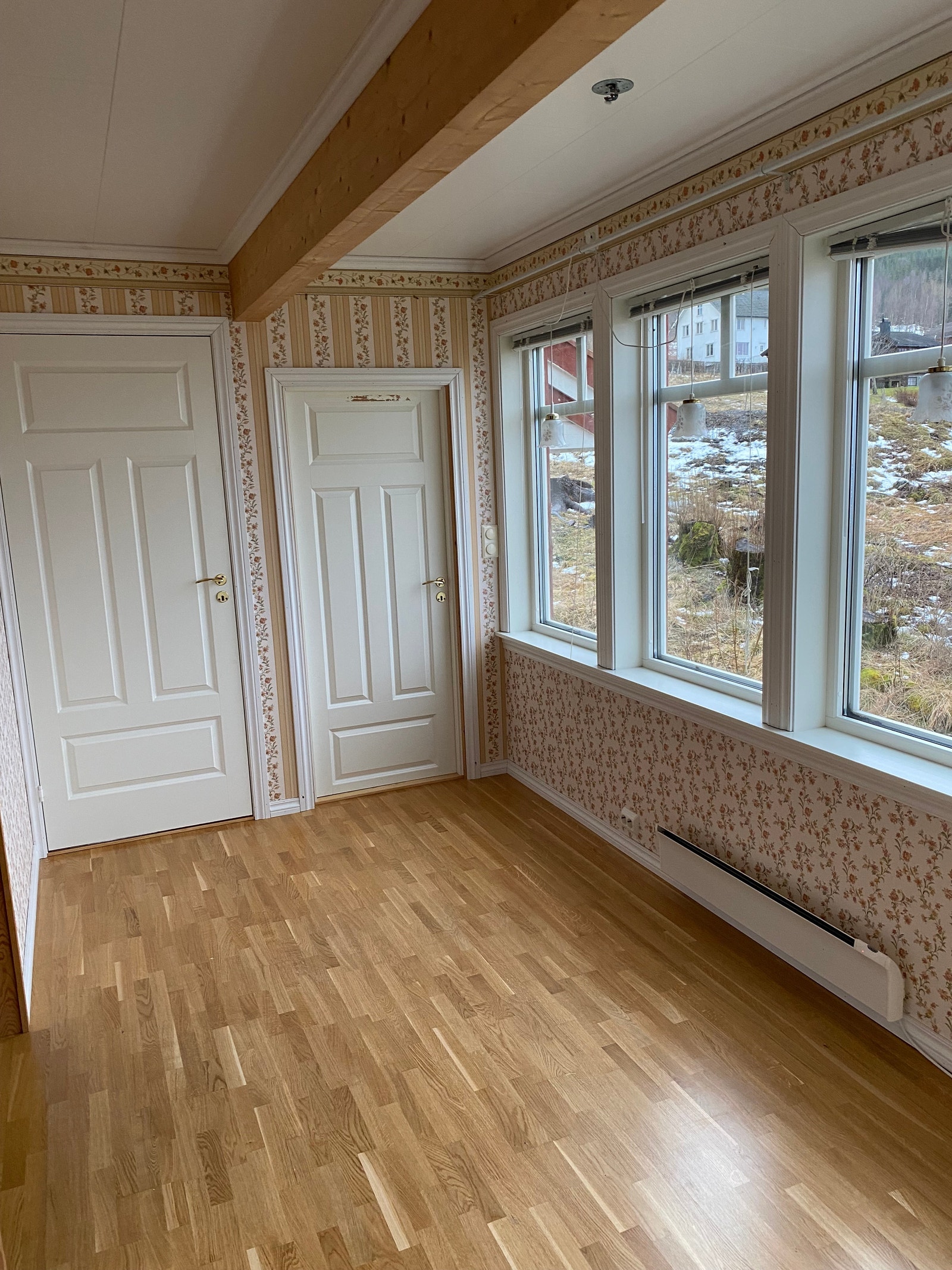 Fra kjøkkenet har man nydelig havutsikt Galleribilde