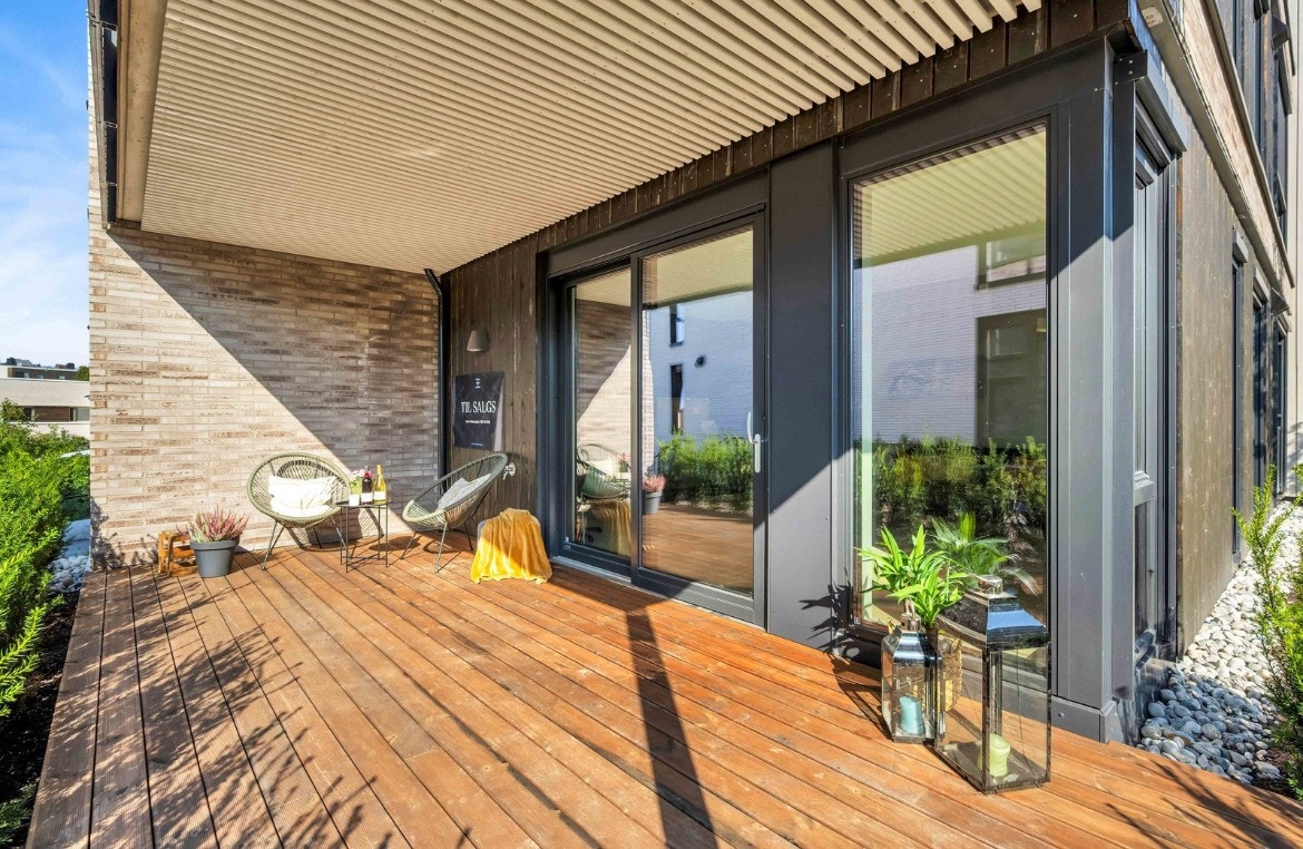 Terrasse vil fungere som en naturlig forlengelse av oppholdsrommet, spesielt behagelig i løpet av sommermånedene. Galleribilde