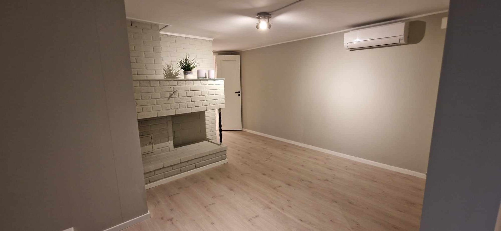 Stue, mot bad Galleribilde