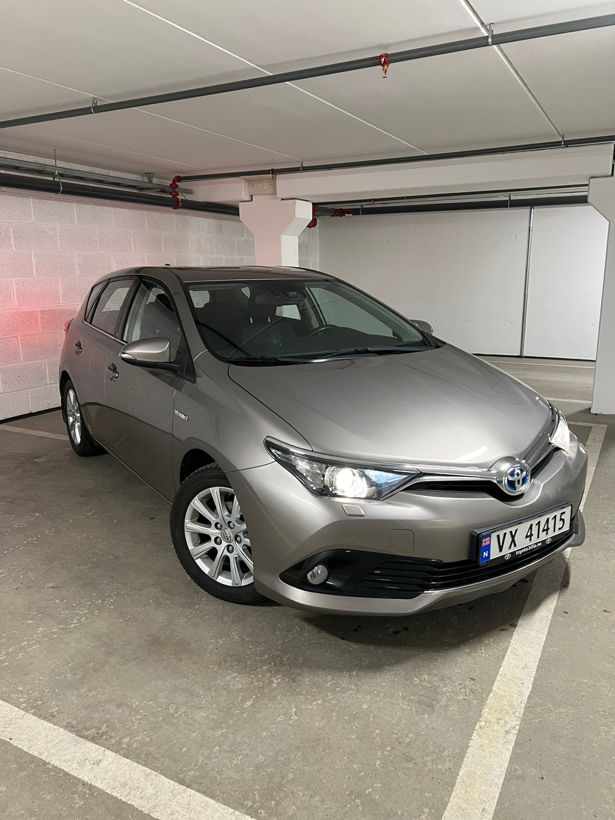 Toyota Auris AURIS 1.8-99 / Nylig EU-godkjent