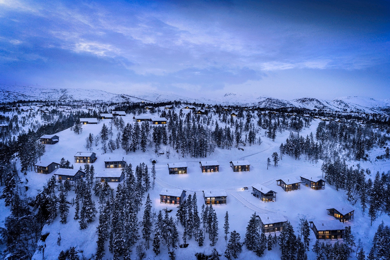 Velkommen til idylliske Furåsen! Velg mellom 4 ulike hyttetyper, finn din favoritt! Galleribilde