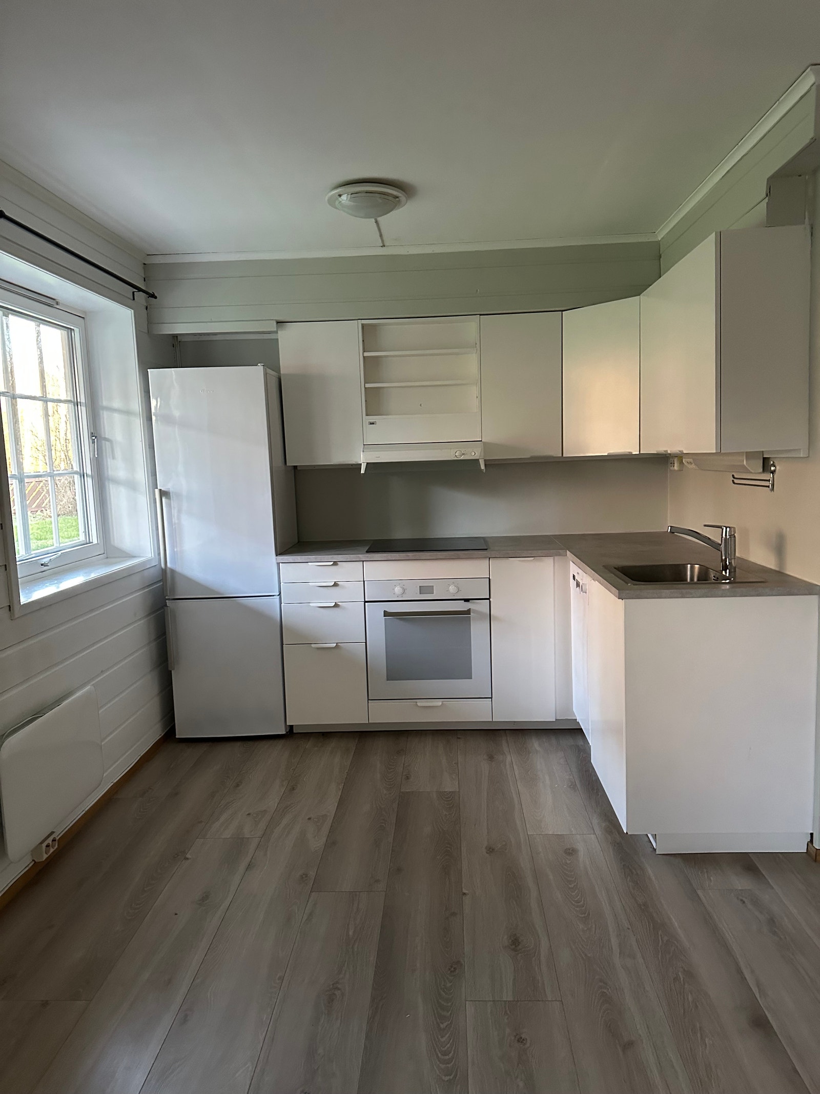 Kjøkkenkrok med inkl hvitevarer Galleribilde