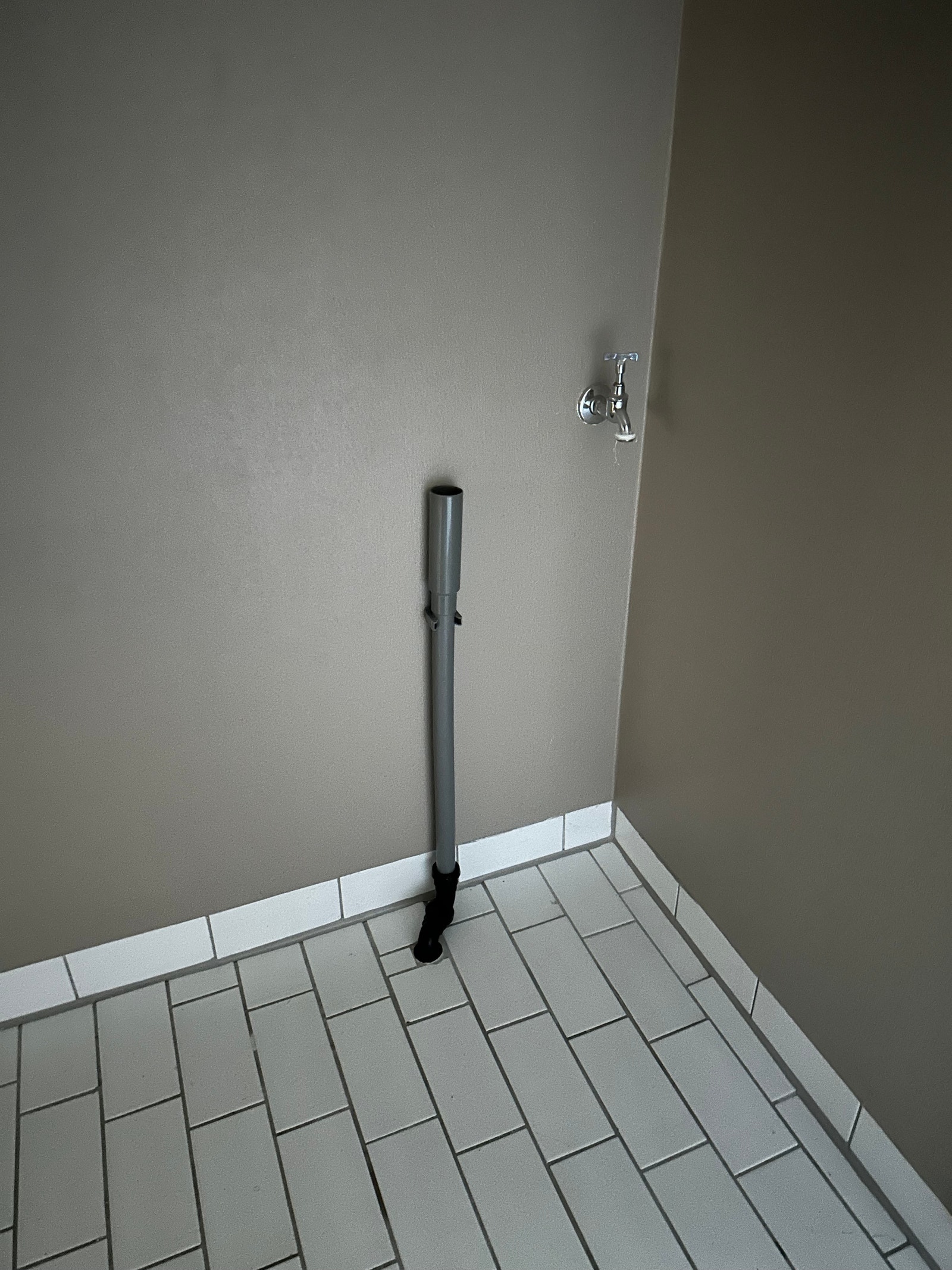 Bad med plass til vaskemaskin (ikke inkl) Galleribilde