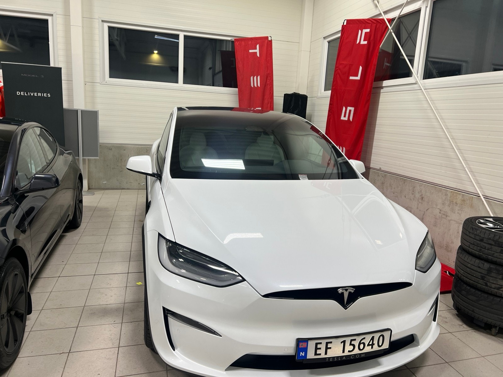 Tesla Model X 1