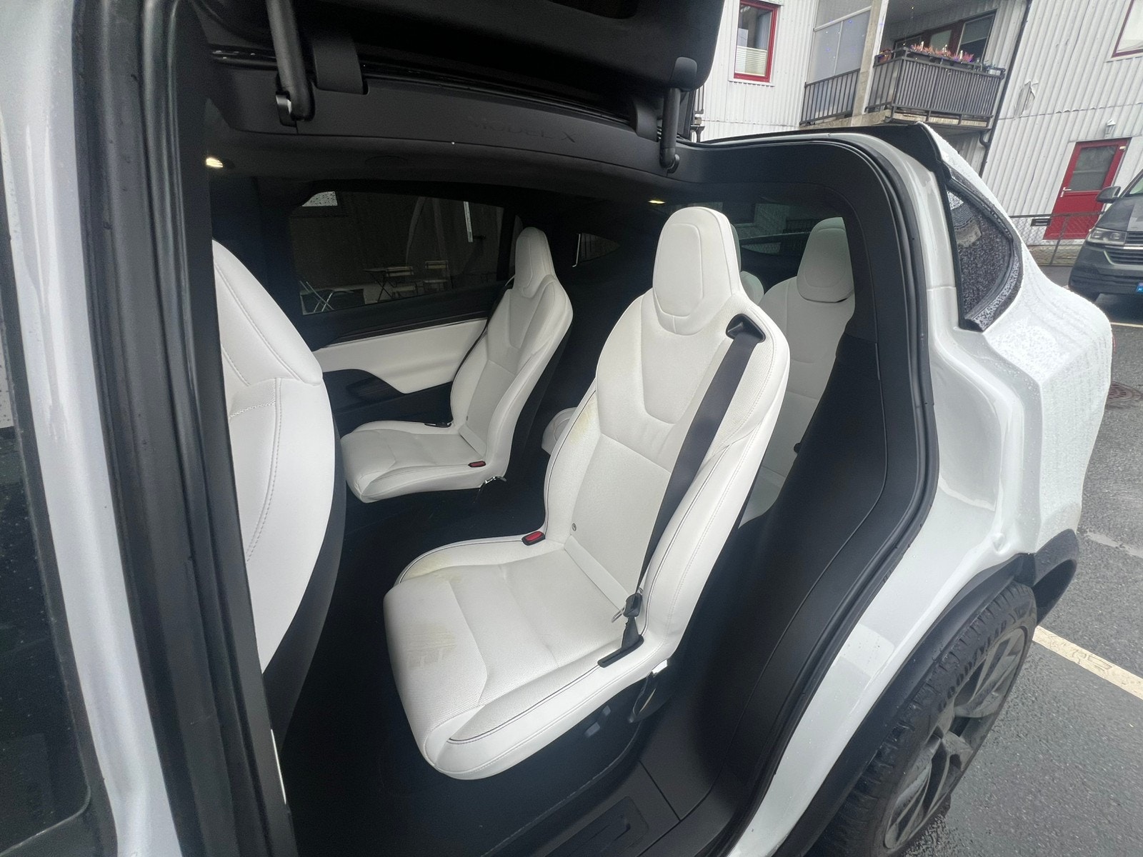 Tesla Model X 8