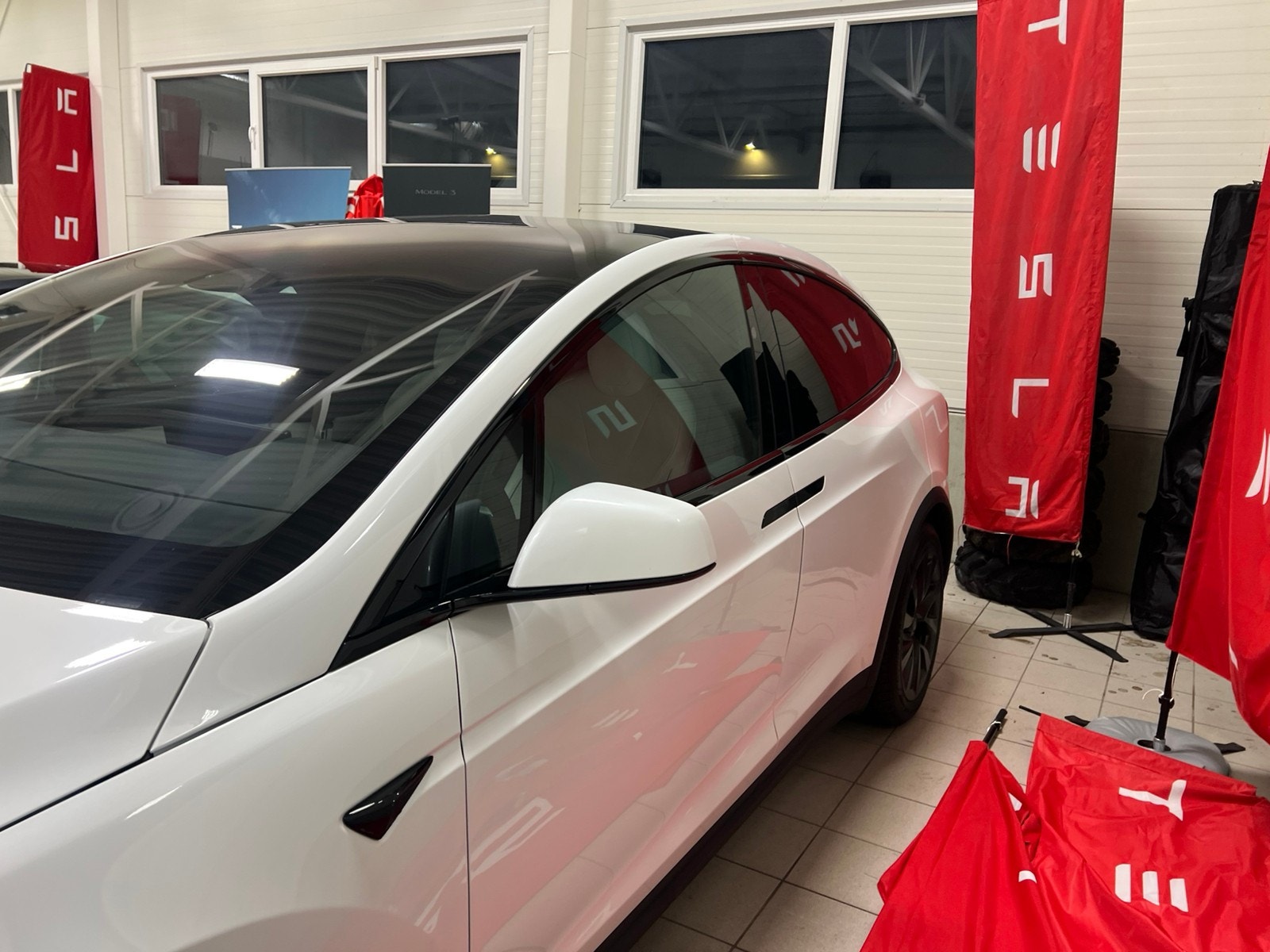 Tesla Model X 5