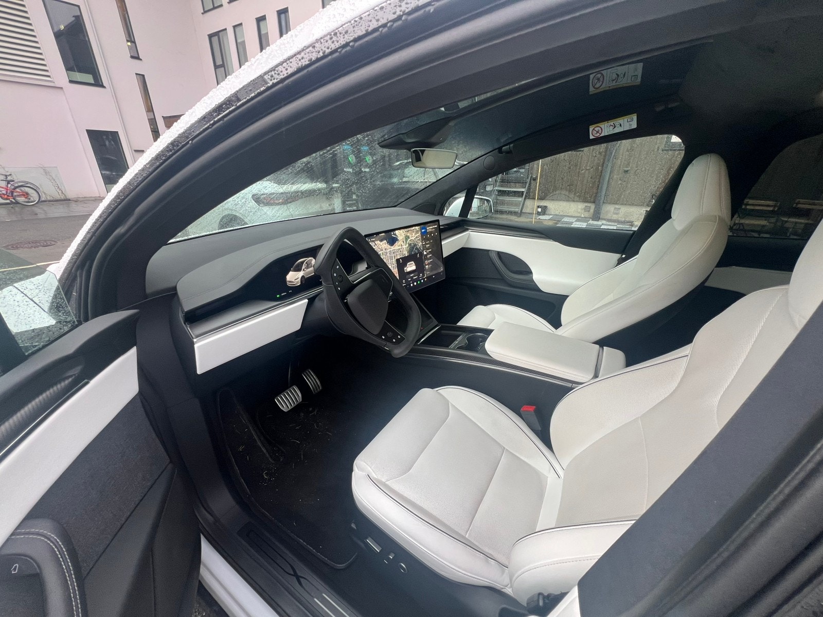 Tesla Model X 7
