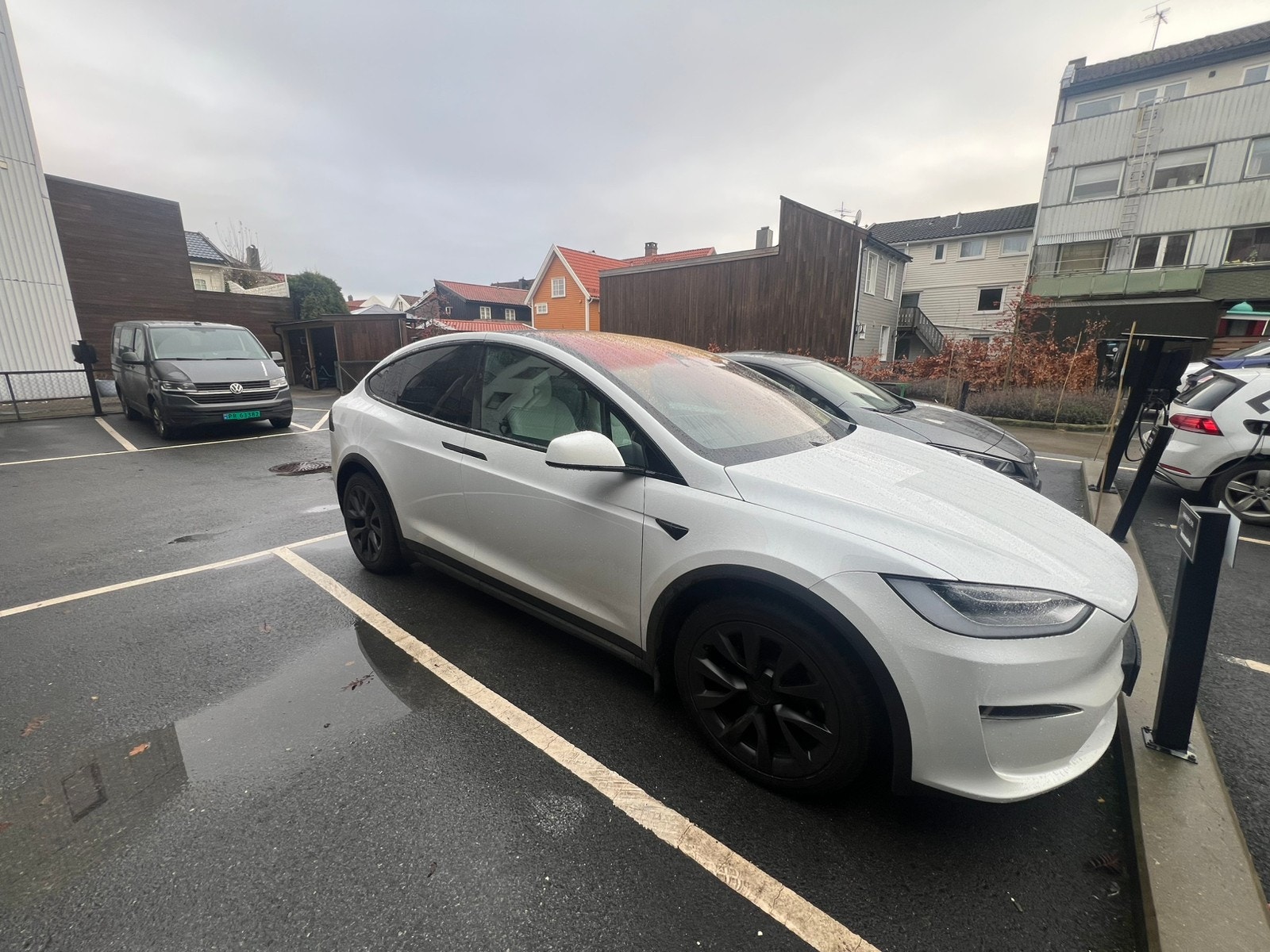 Tesla Model X 13