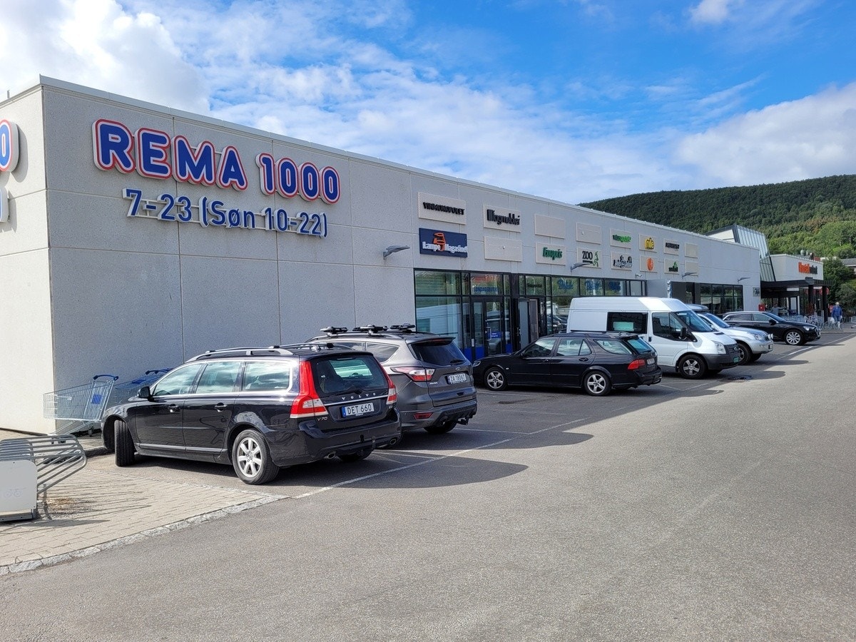 Nært søndagsåpen Rema 1000 Galleribilde