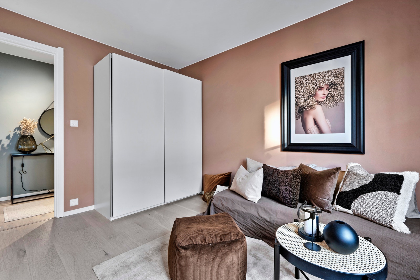 Rommet som leies ut - skapet følger rommet Galleribilde