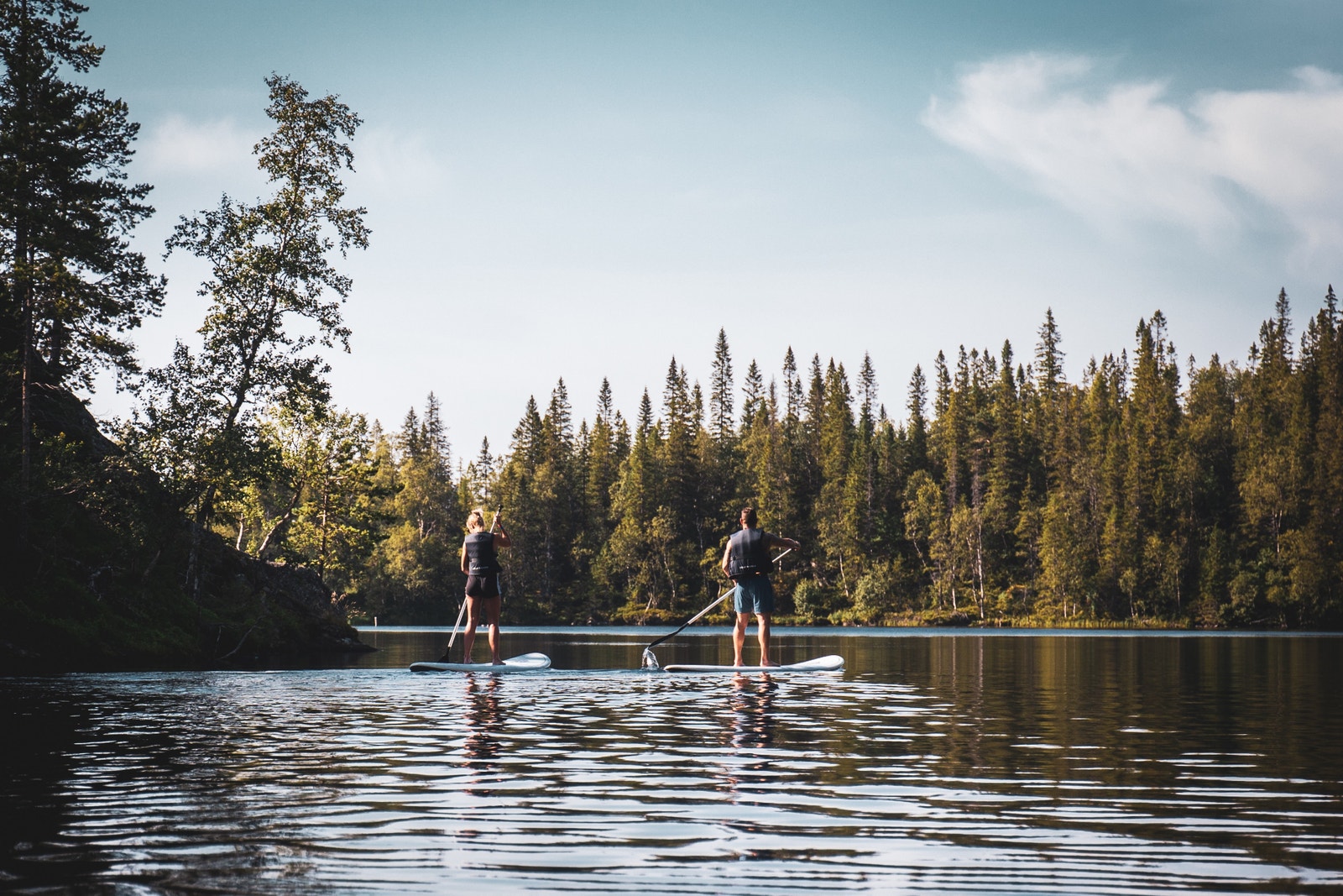 Teveldalen er et utmerket utgangspunkt for flere flotte fotturer. Vandring rundt Brudesløret, Hallgeirhåmmårn, Steinfjellet eller en tur til Huva er noe man virkelig kan anbefale. Galleribilde