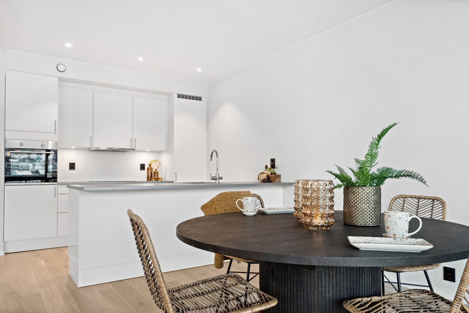 Spiseplass / kjøkken - bilde fra tilsvarende leilighet i bygg 4 Galleribilde