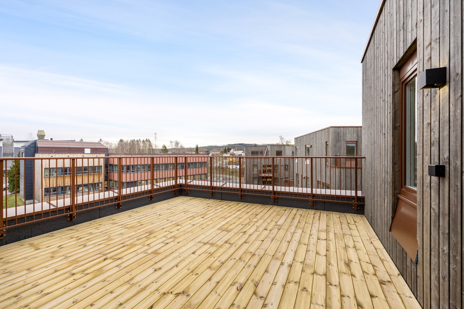 Stor og romslig takterrasse, sør-øst vendt Galleribilde