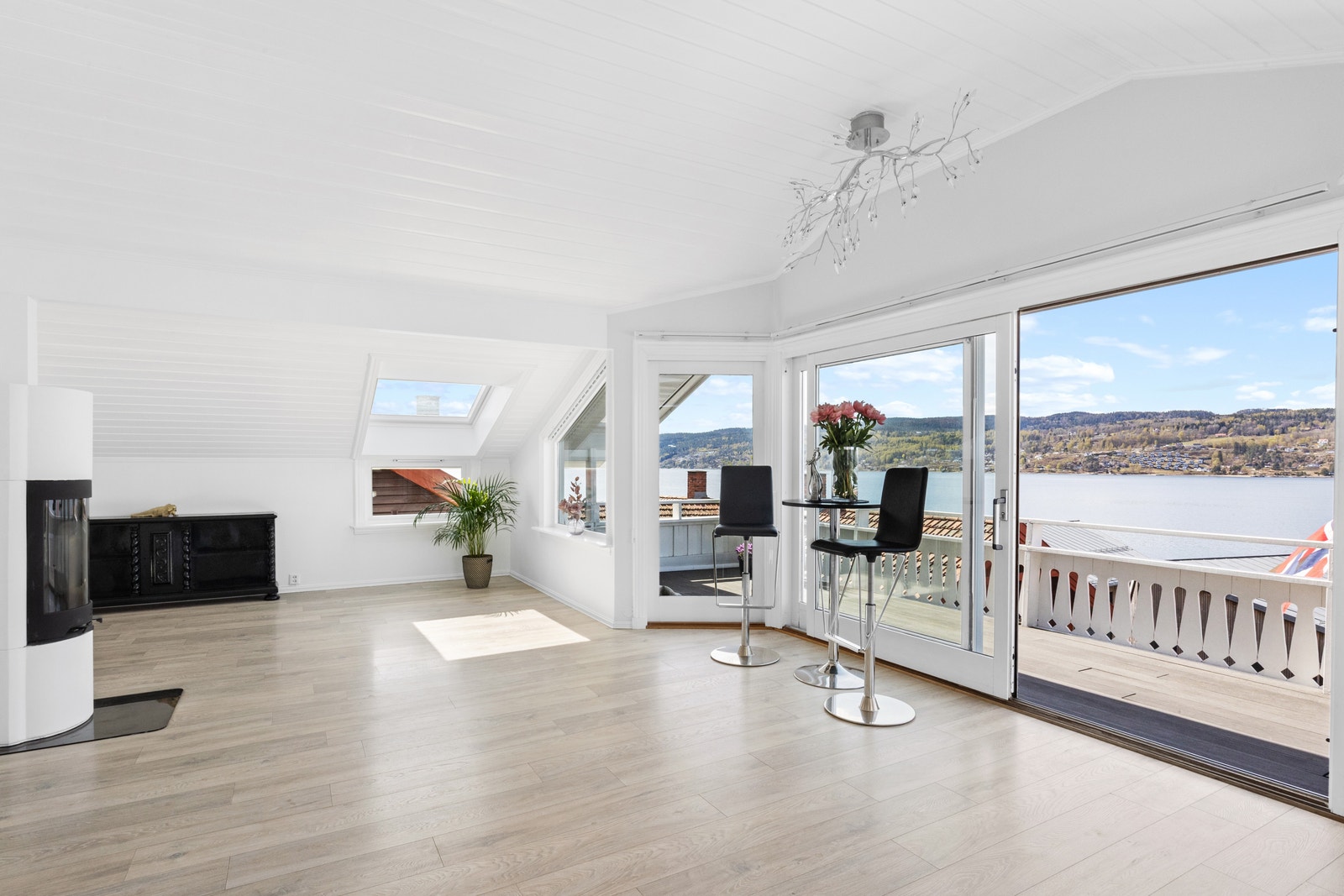 Hoveddel stue Galleribilde