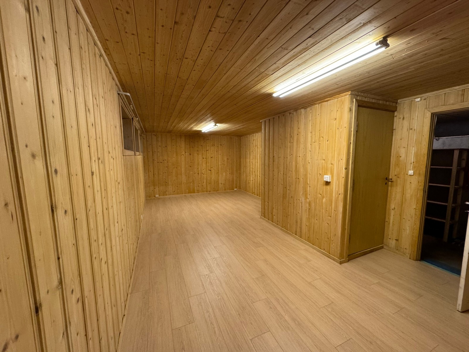 Kjellerstue med varmefolie i gulvet Galleribilde
