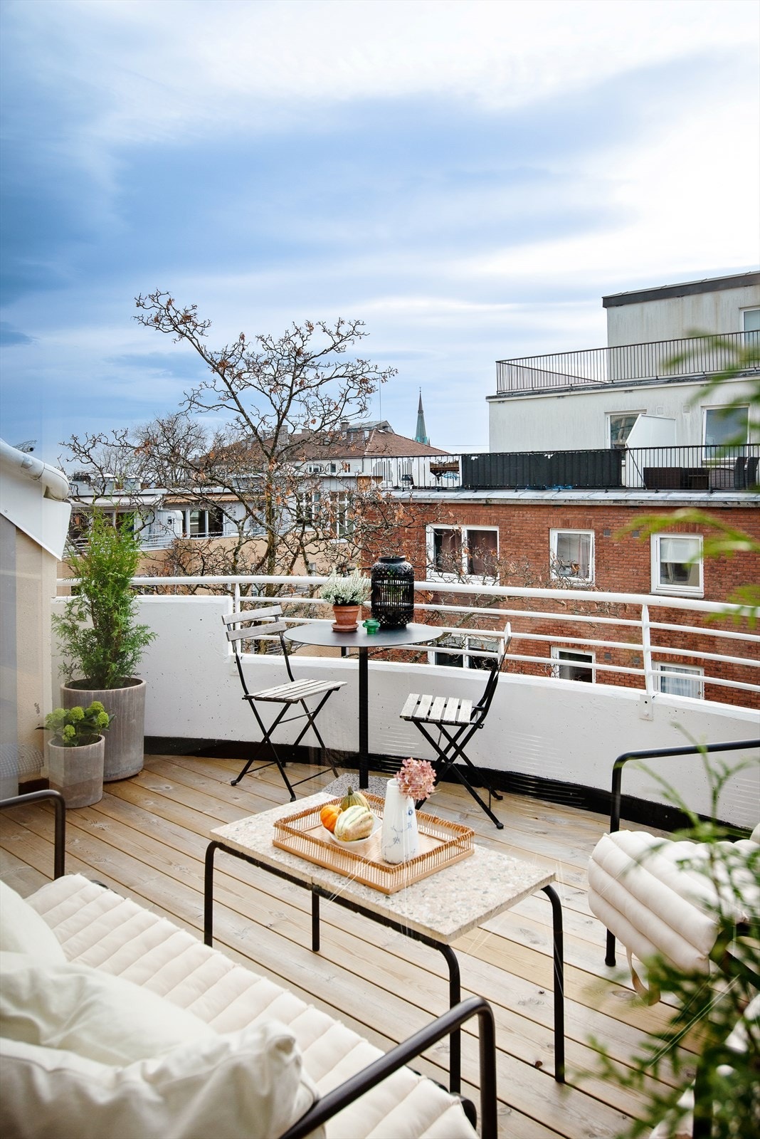 I 2024 ble det lagt nytt terrassedekke Galleribilde