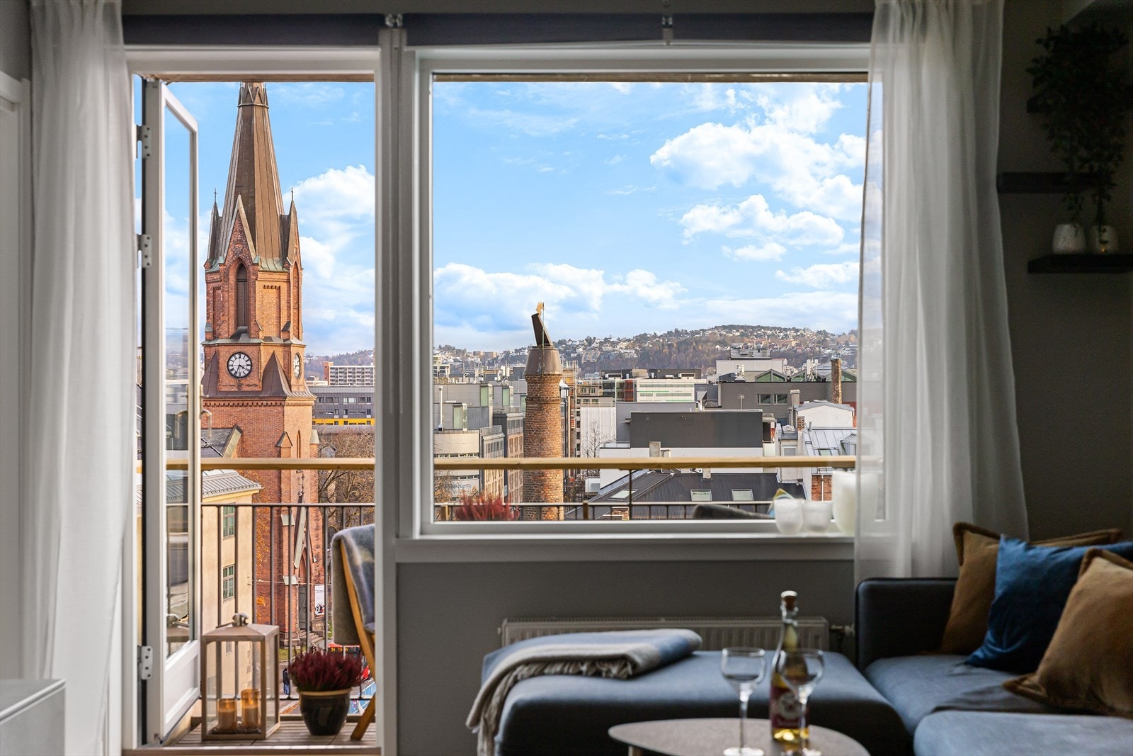 Velkommen til Jess Carlsens gate 12 - presentert av Tiri-Alette Dahl Vilnes Eiendomsmegler 1! Galleribilde