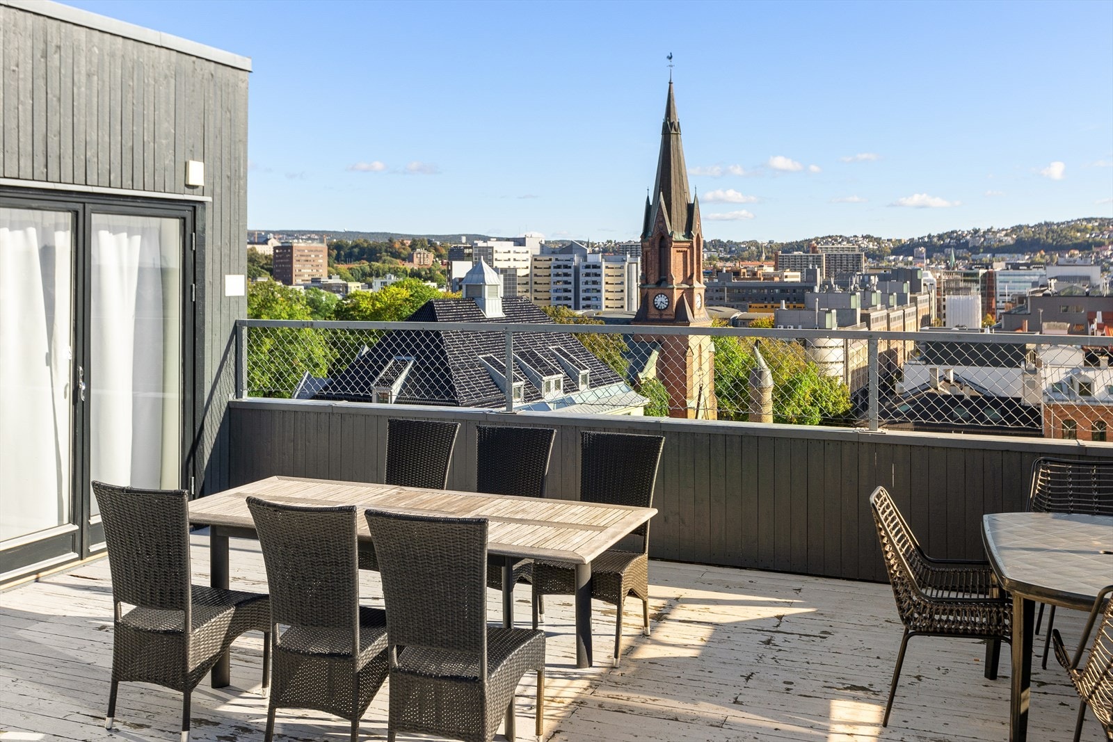 Takhuset på takterrassen, som kan leies for arrangementer eller middager. Galleribilde