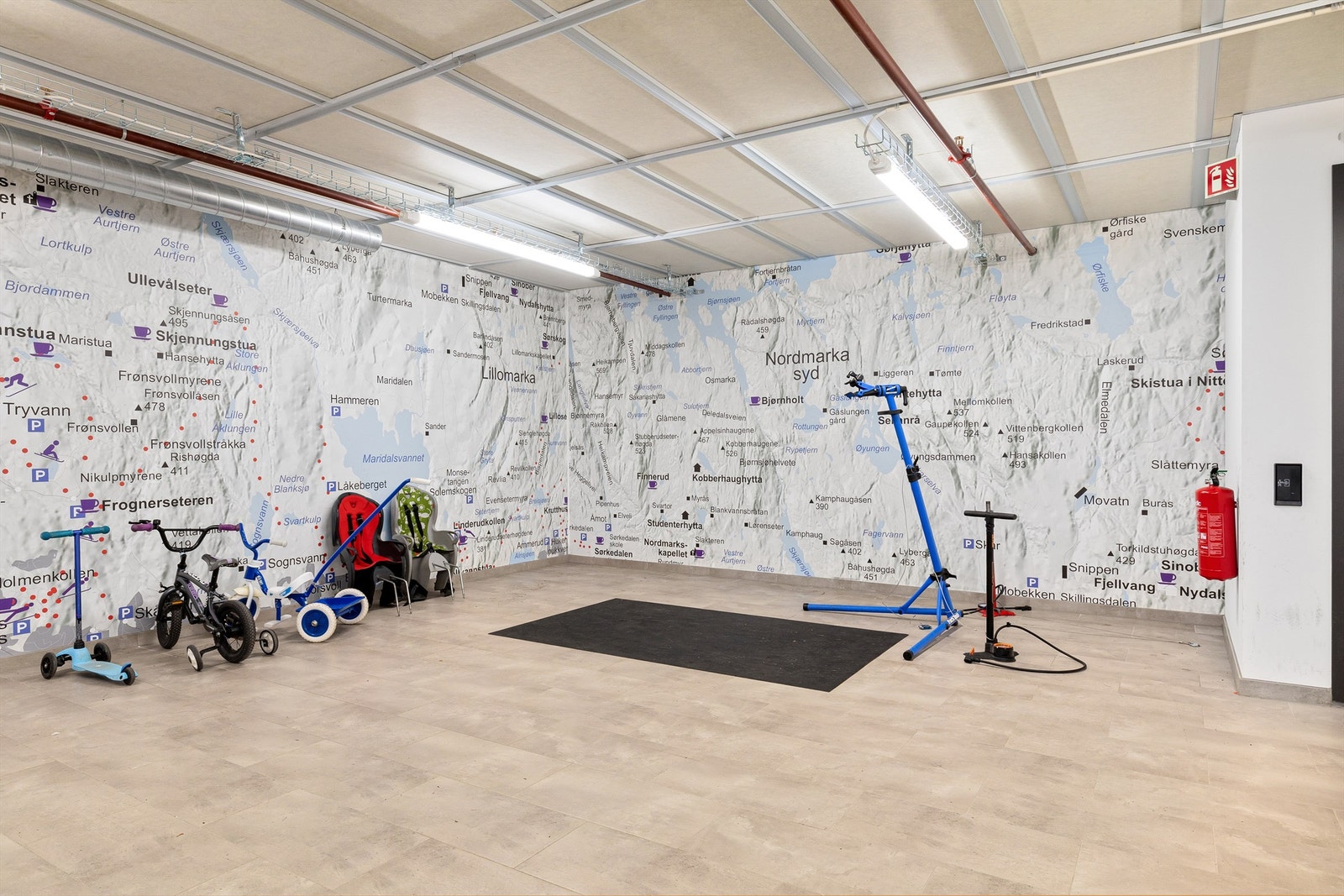 Sykkelverksted; her kan du reparere og pumpedekk før du sykler ned langs Akerselva eller kanskje rundt Maridalsvannet? Galleribilde