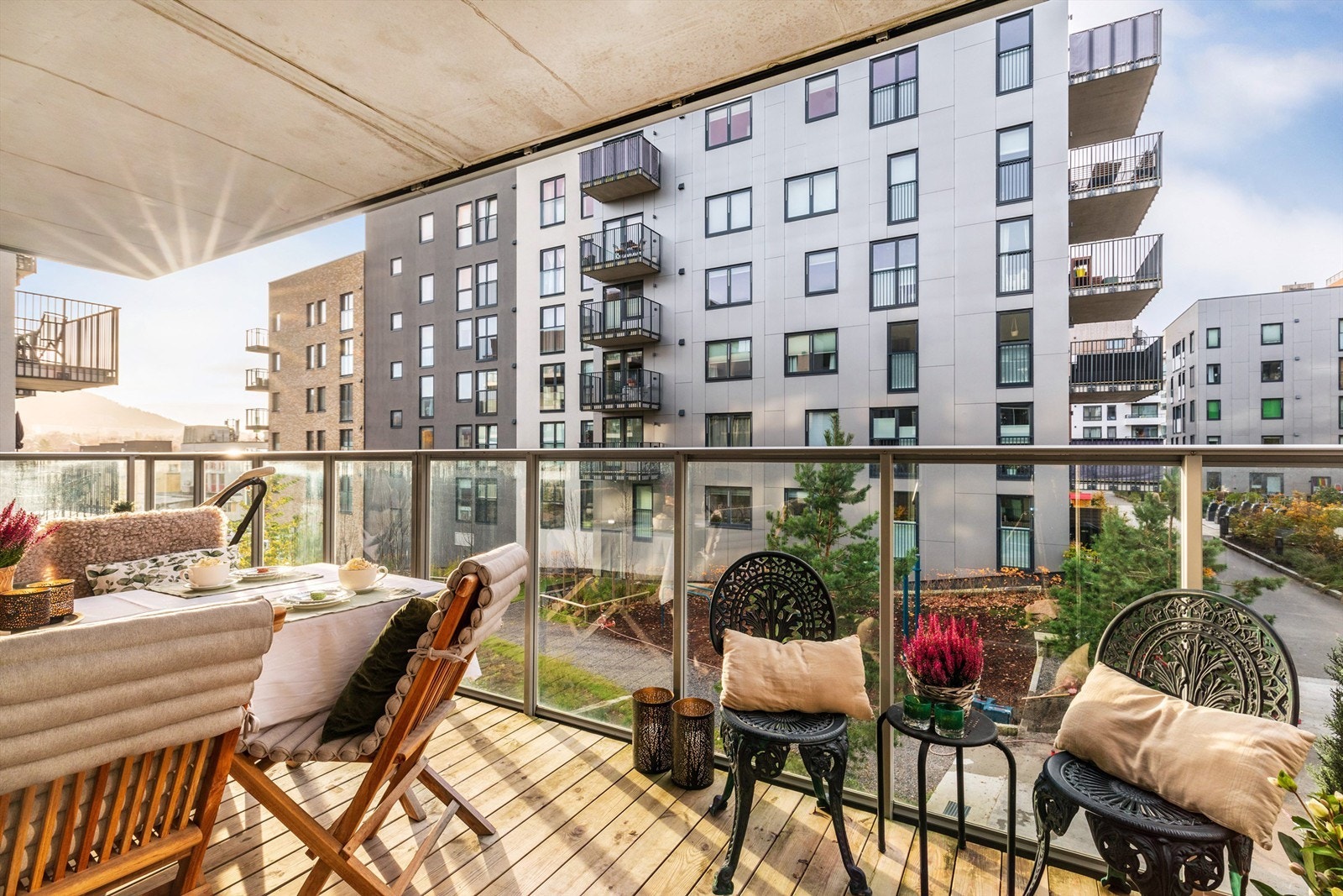 Stor og trivelig balkong i hjertet av Frysjaparken. Galleribilde