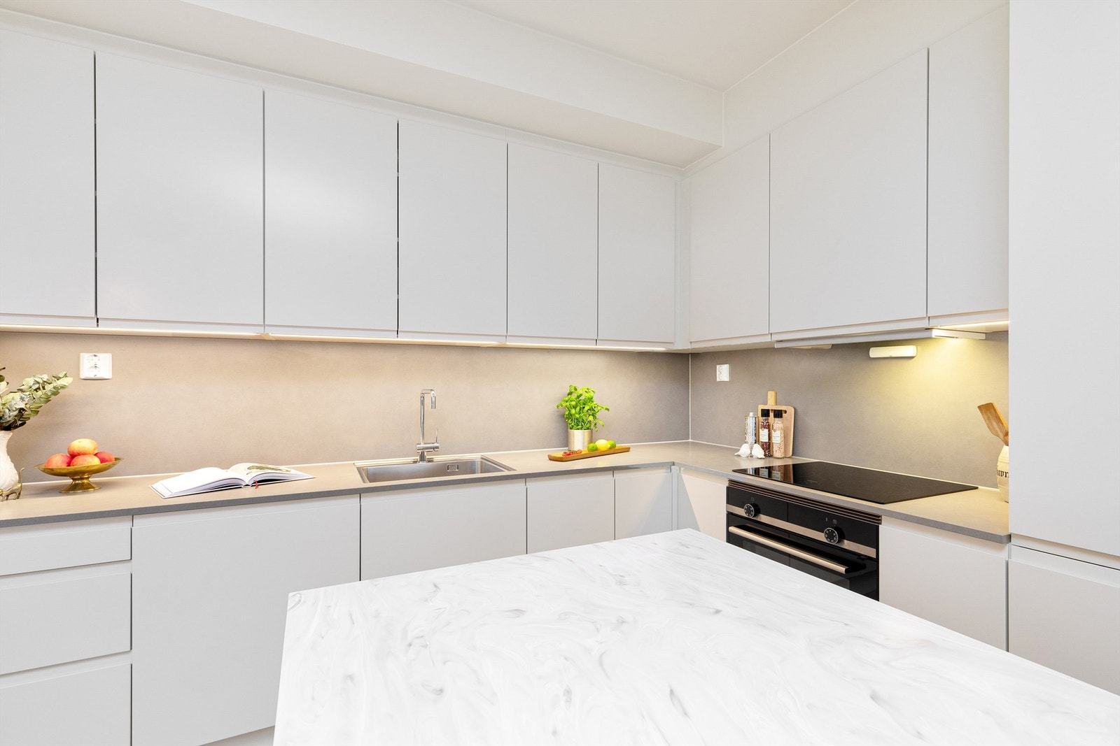 Benkeplate på øy: Sandstorm fra Corian Galleribilde