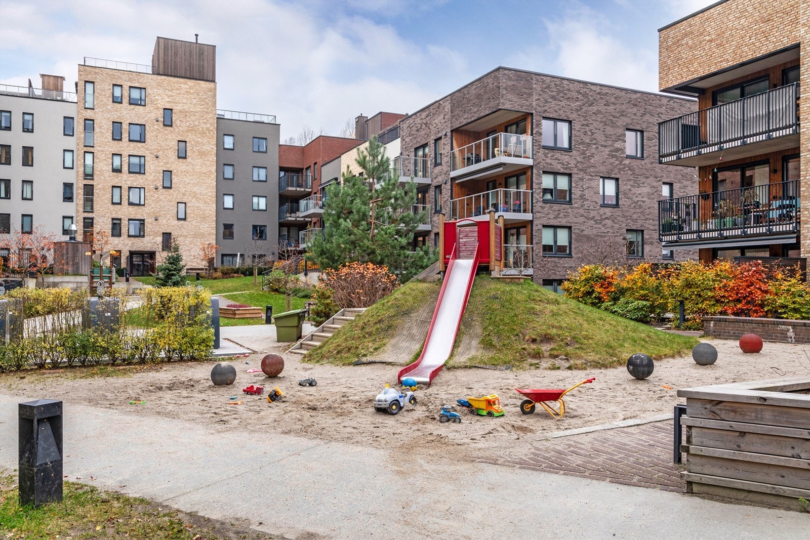 Frysjaparken har flere lekeplasser tilpasset ulike aldre Galleribilde