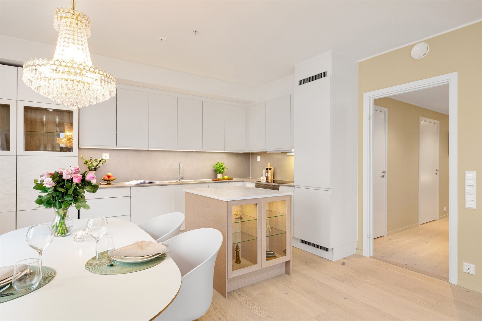 Balansert ventilasjon med varmegjenvinning i alle rom. Galleribilde