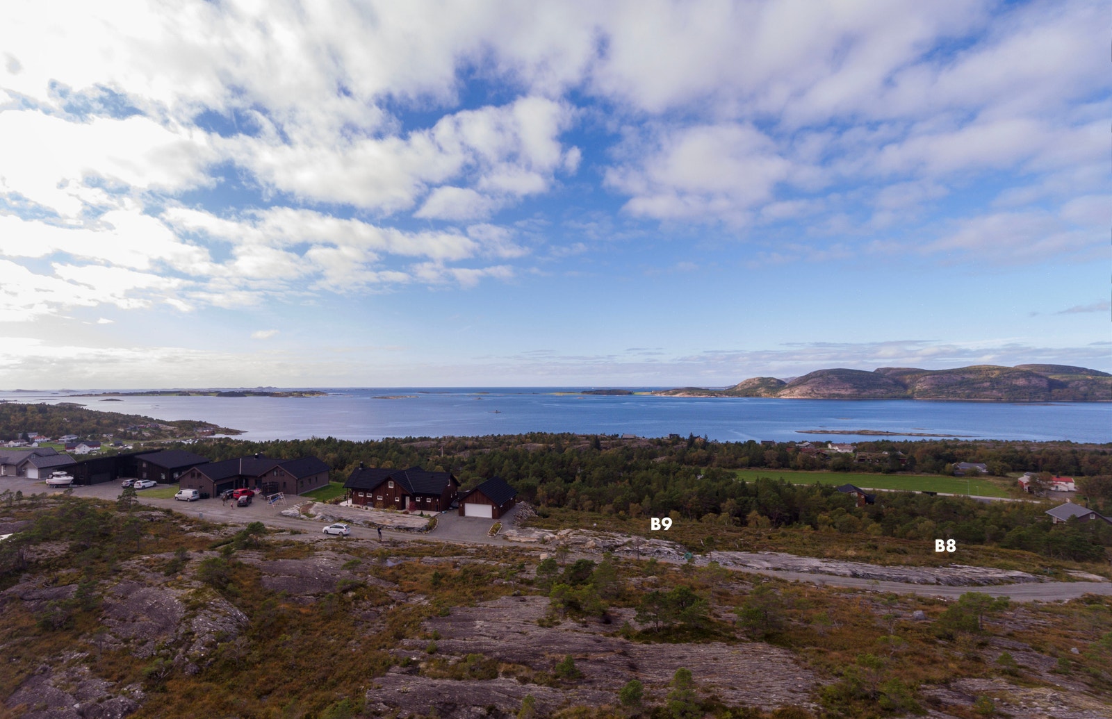 Etablert boligområde med flere nybygg Galleribilde