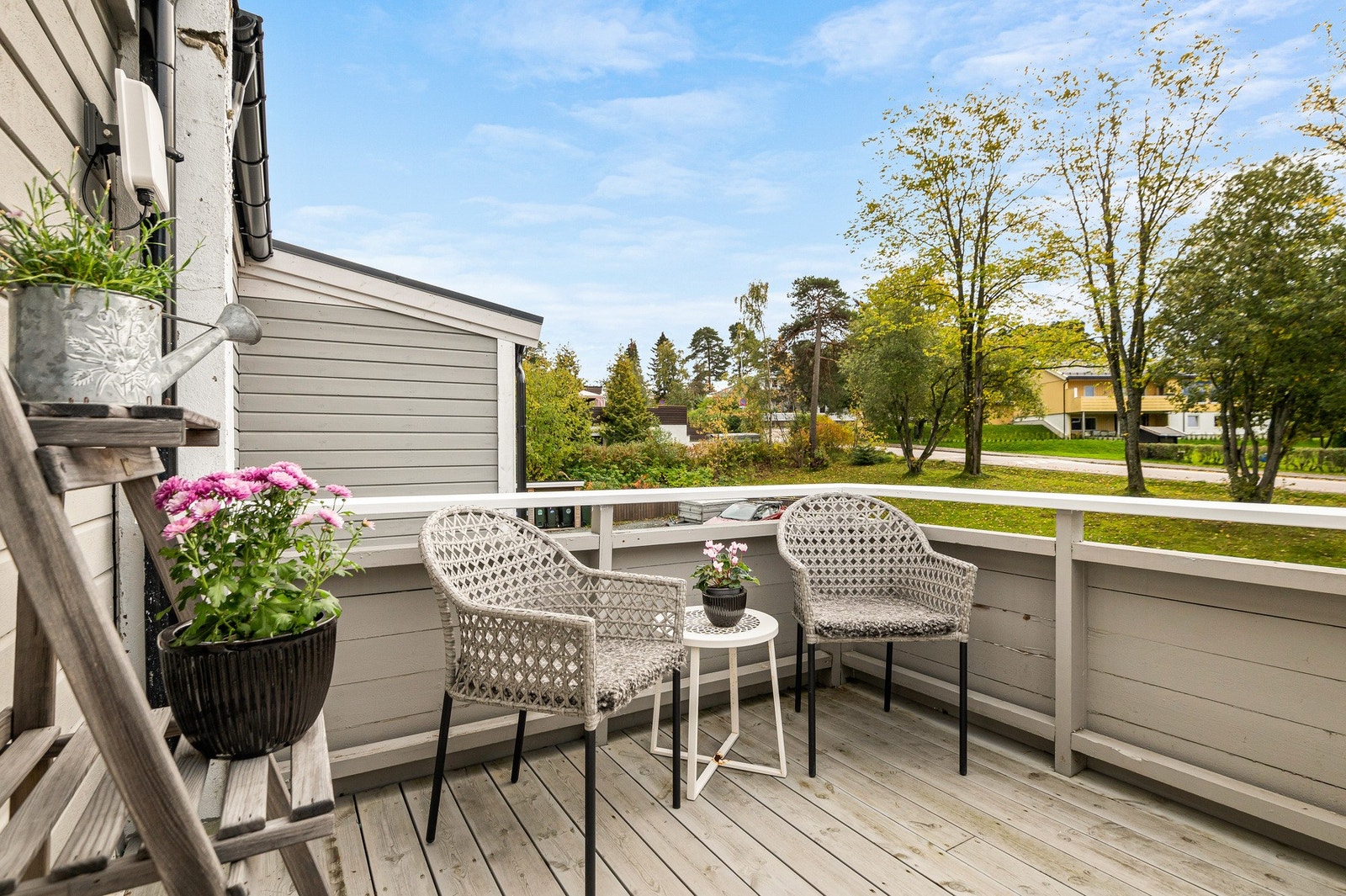 Utgang til balkong på 17 kvm fra stue. Galleribilde