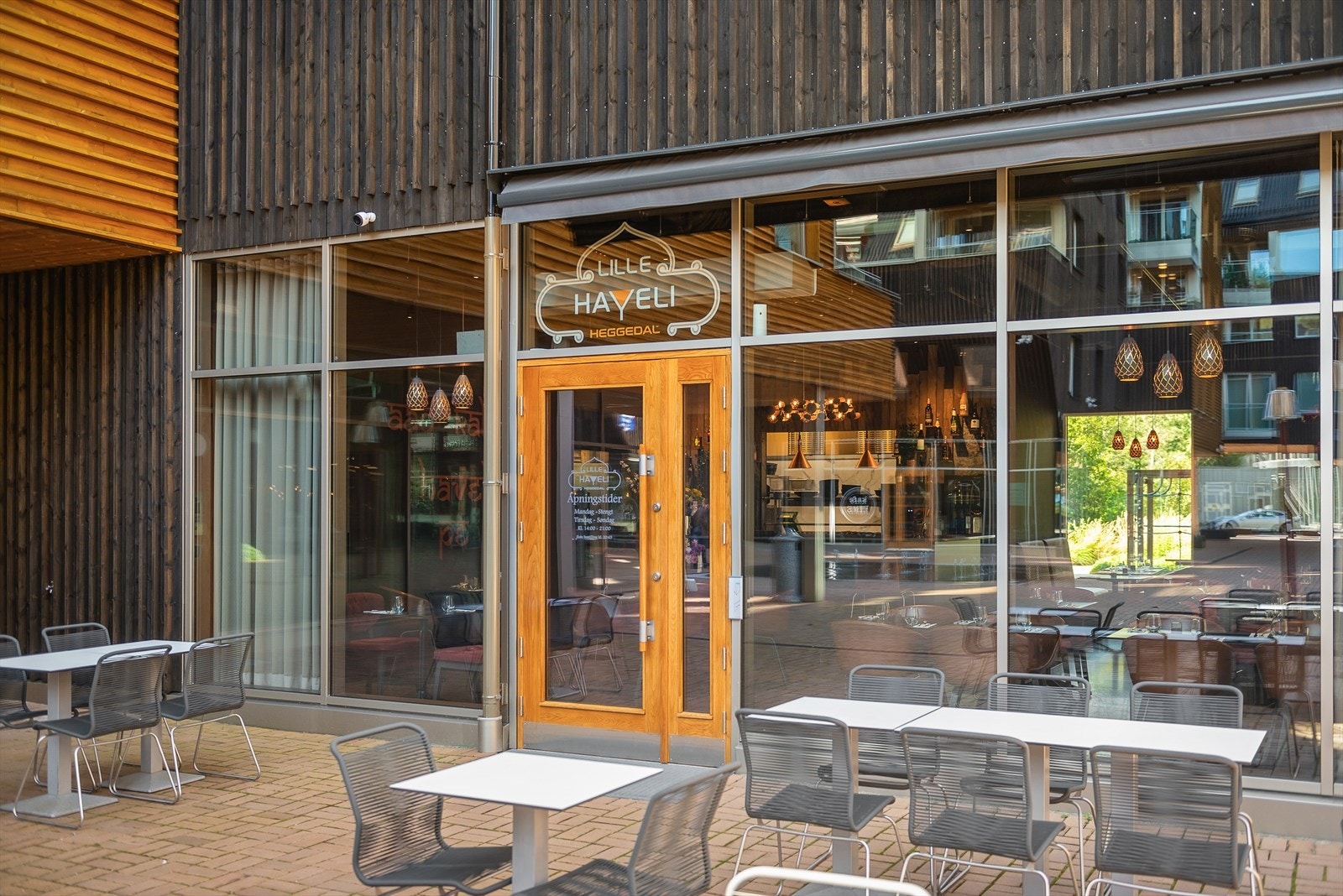 Lille Haveli er en indisk restaurant i Heggedal som spesialiserer seg på indisk gatekjøkken. Galleribilde