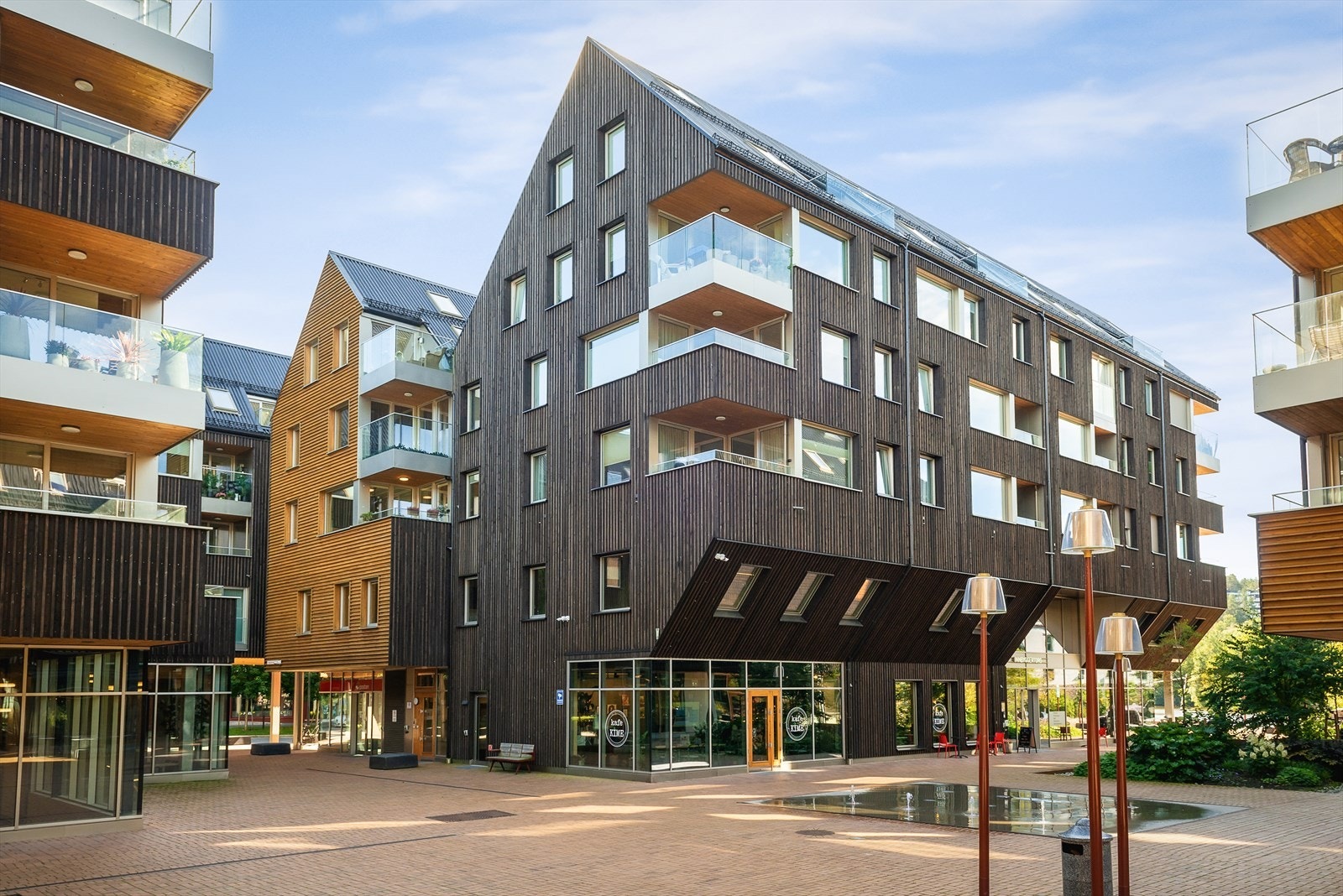 Dette er den perfekte leiligheten for deg som ønsker å bo komfortabelt midt i Heggedal sentrum. Galleribilde