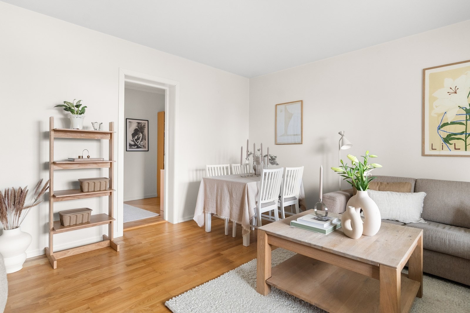 Fra stuen er det adkomst til hovedsoverommet. Galleribilde