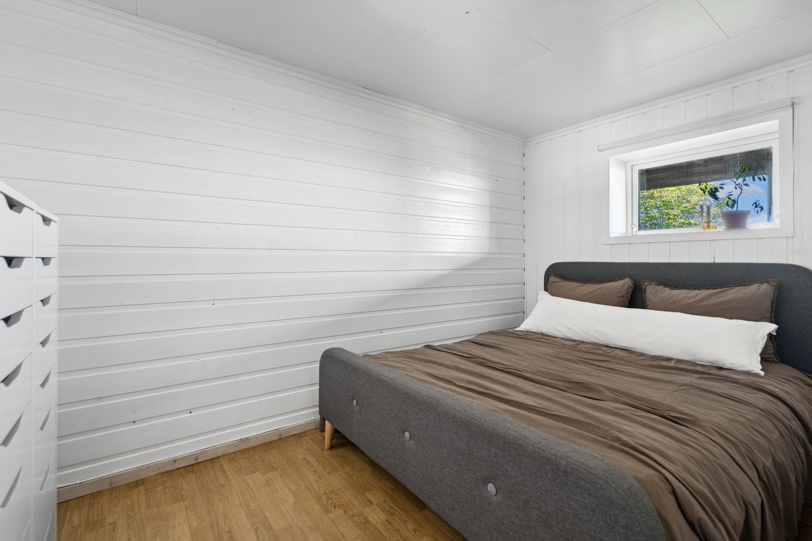 Soverom i leiligheten i 1. etasje. Galleribilde