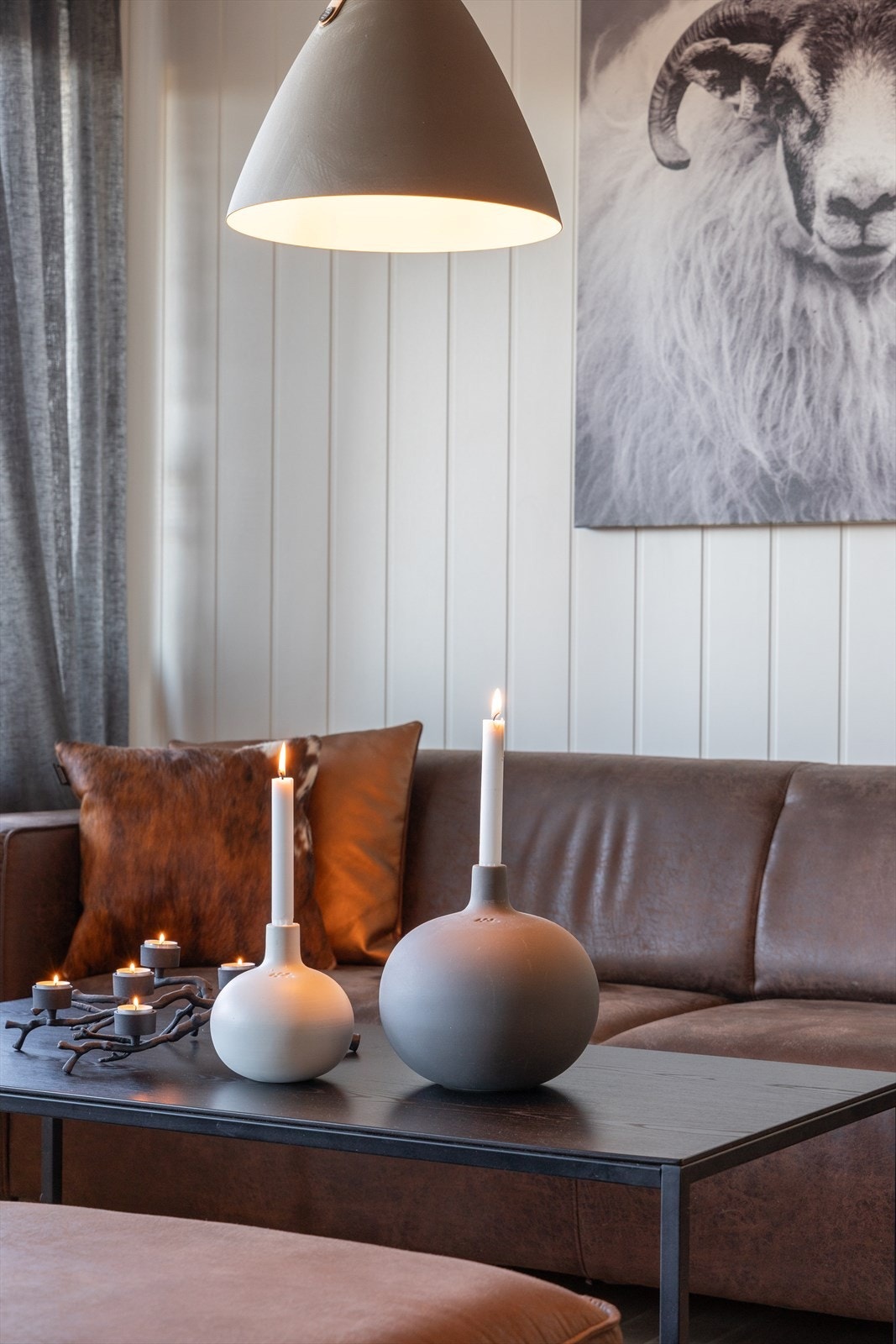 Leiligheten kan selges delvis møblert, eller helmøblert Galleribilde