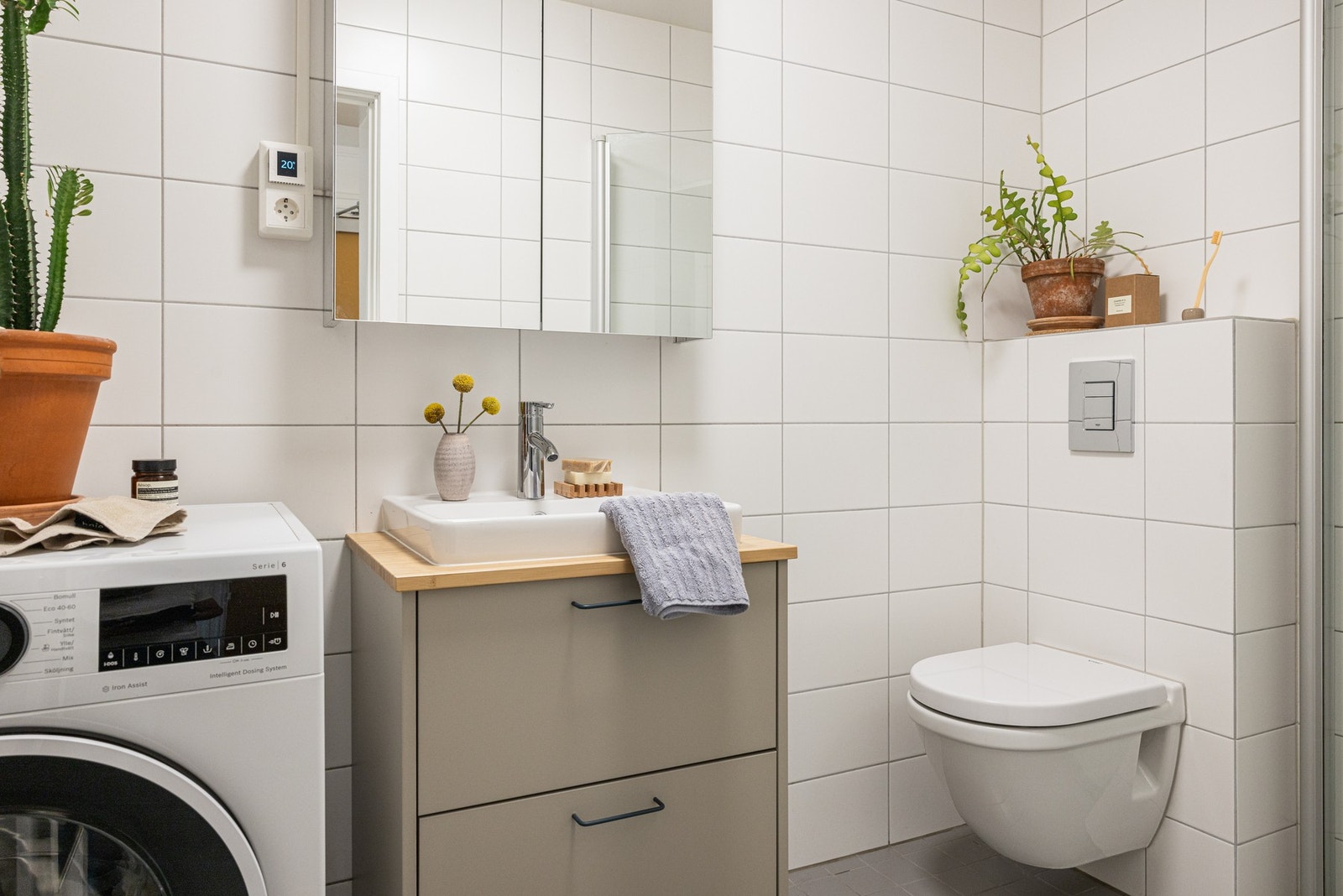 Flislagt, delikat bad. Galleribilde