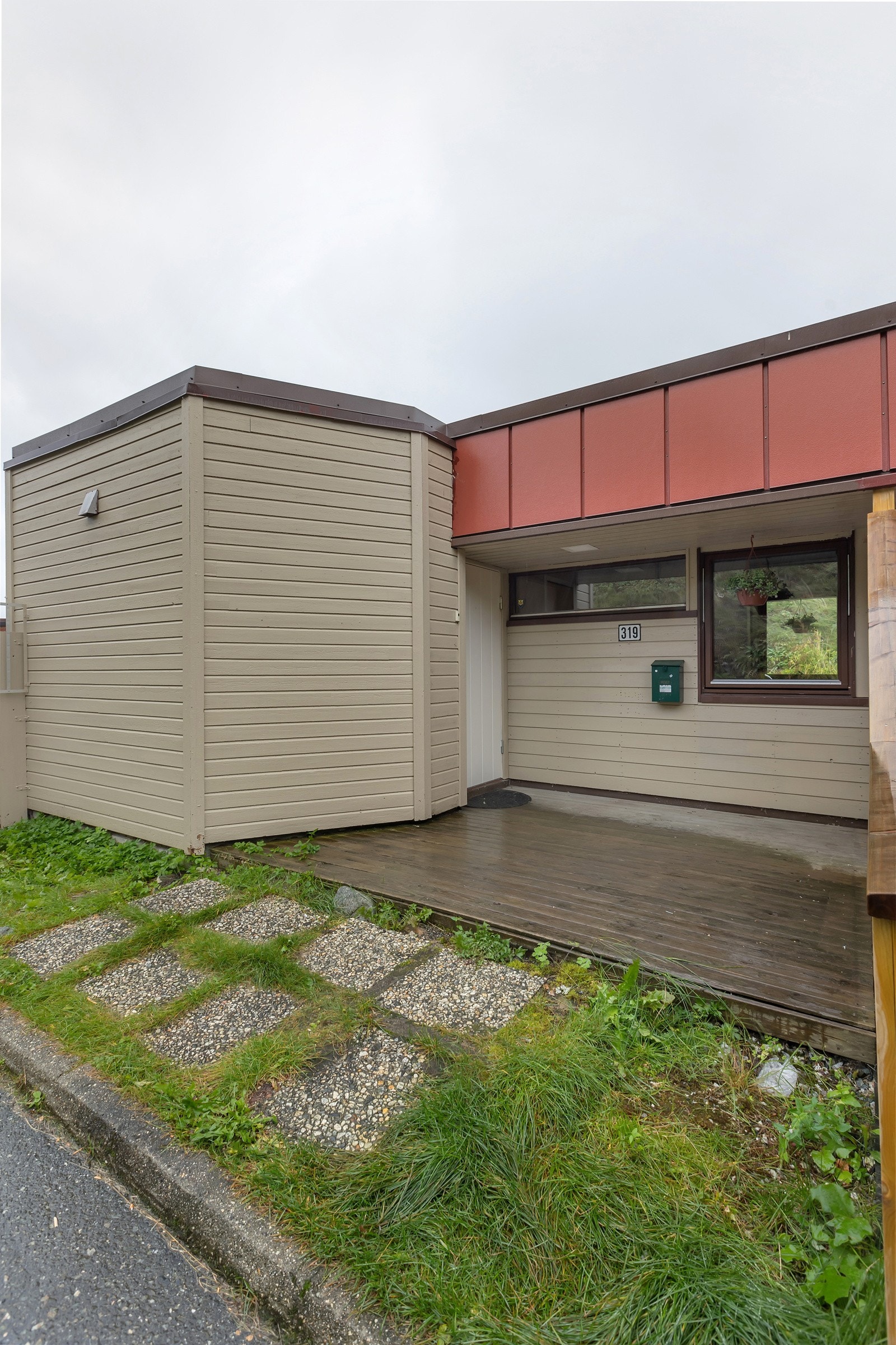 Utsikten 319 har en fin plassering i enden av rekka Galleribilde