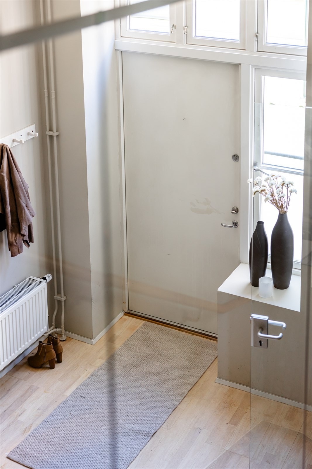 Plass for klesoppheng og oppbevaring av sko. Galleribilde