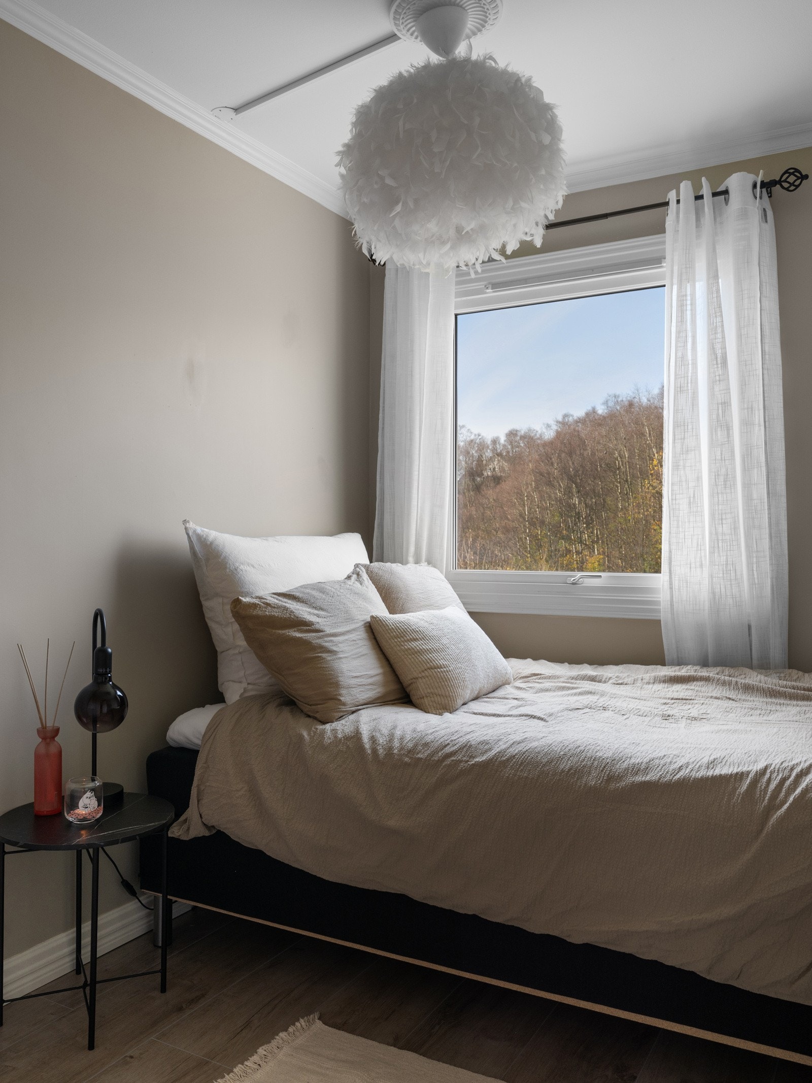 Soverom 2 med rosett i taket Galleribilde