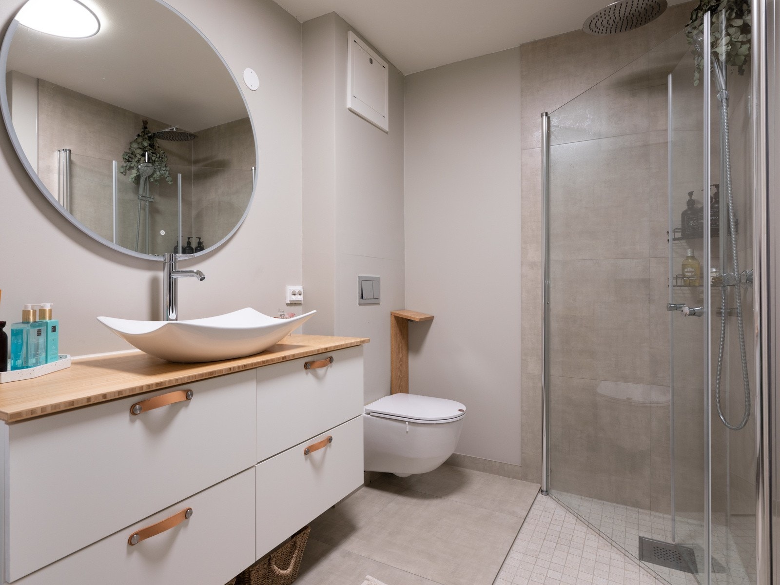 Fliset dusj med rainshower Galleribilde