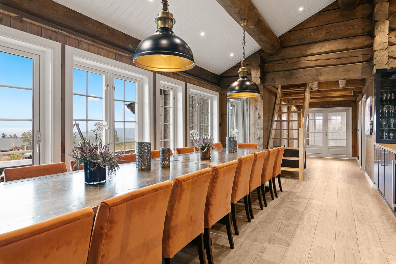 Bordplass til mange Galleribilde