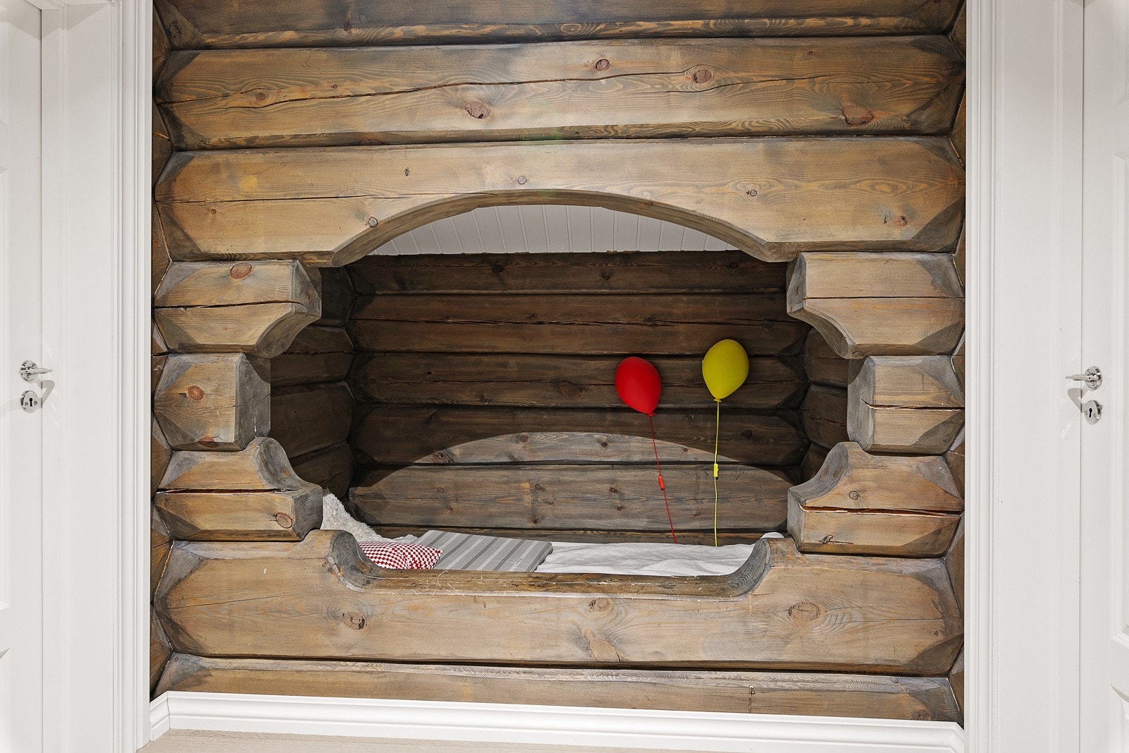 Verdens koseligste lesekrok i soveromsgangen oppe Galleribilde